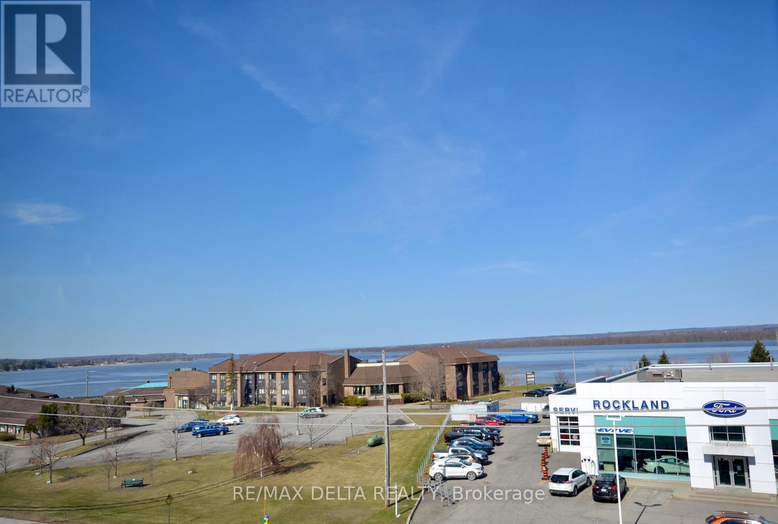 407 - 2921 Laurier Street