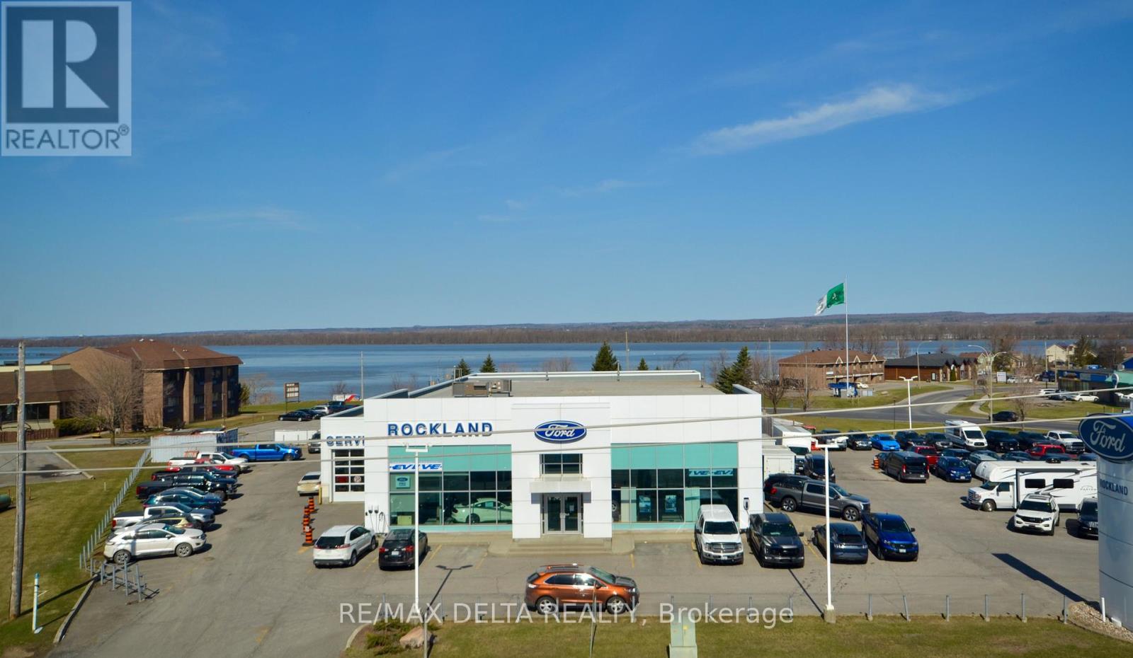 407 - 2921 Laurier Street