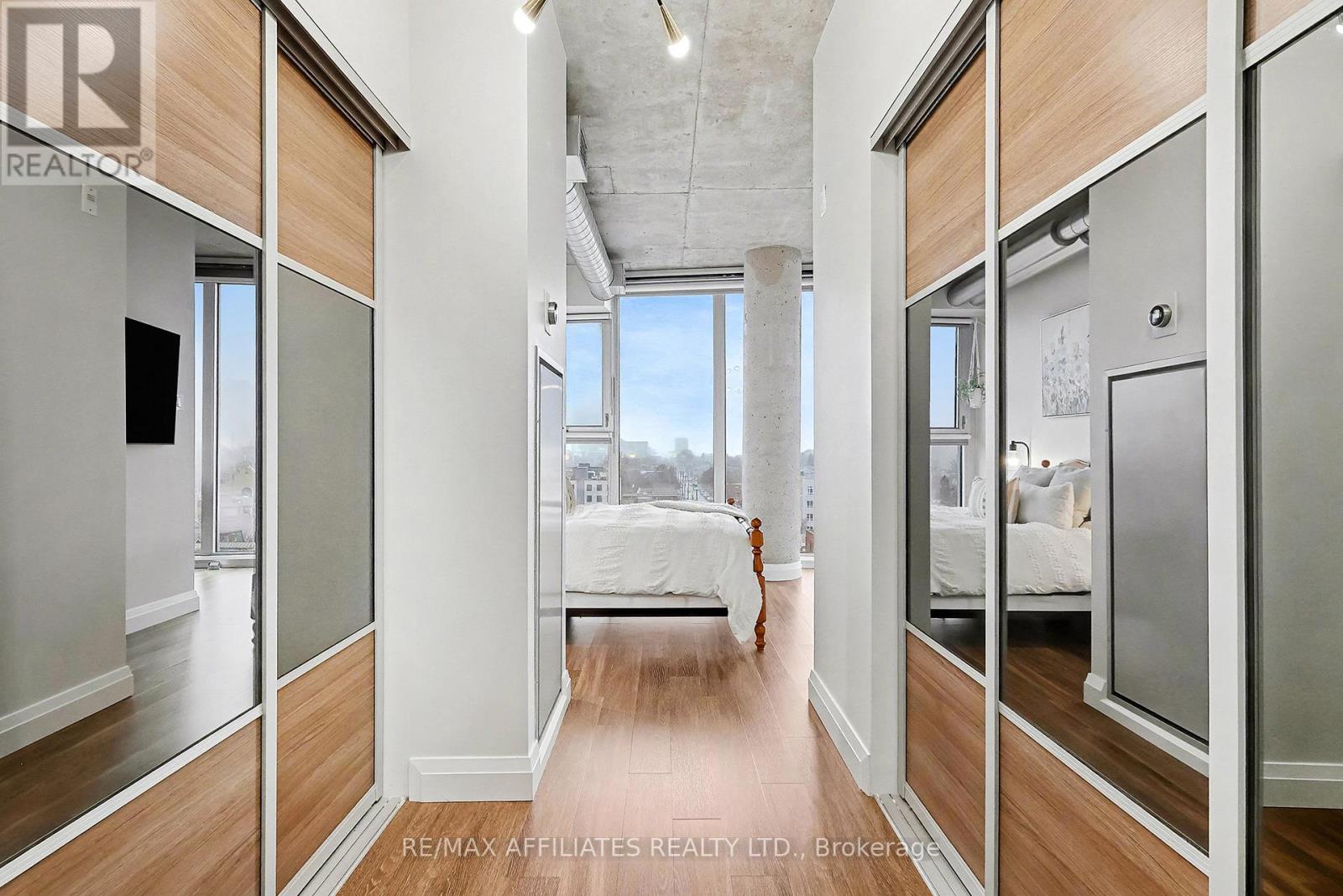 710 - 354 Gladstone Avenue