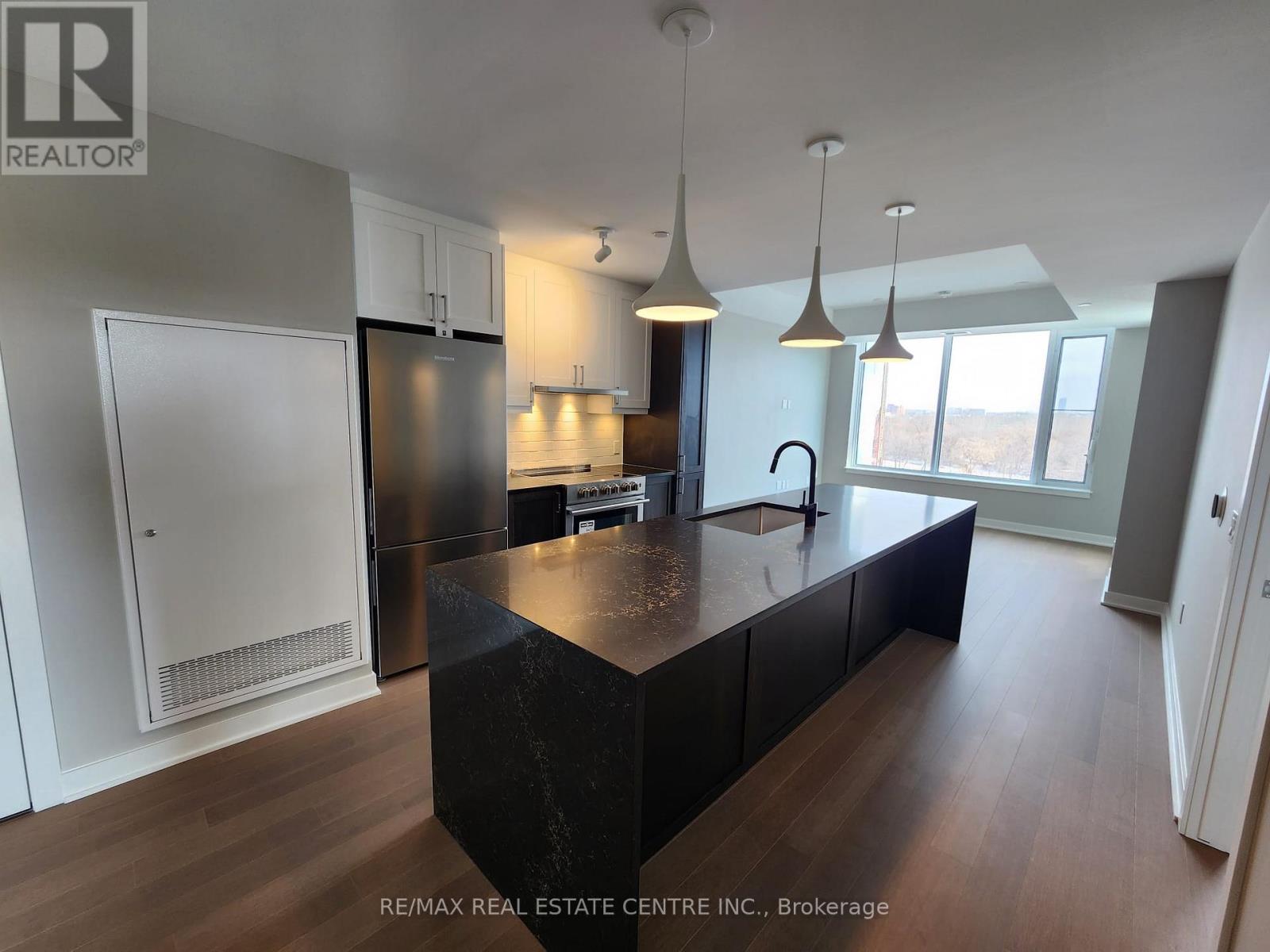 608 - 360 Deschatelets Avenue