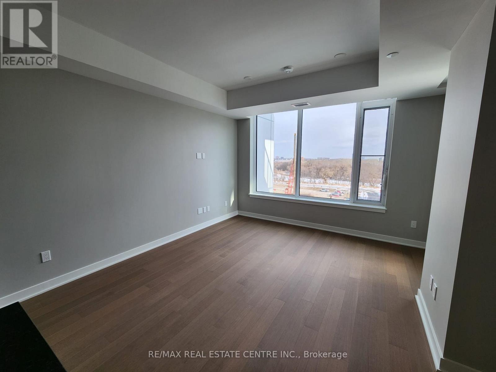 608 - 360 Deschatelets Avenue