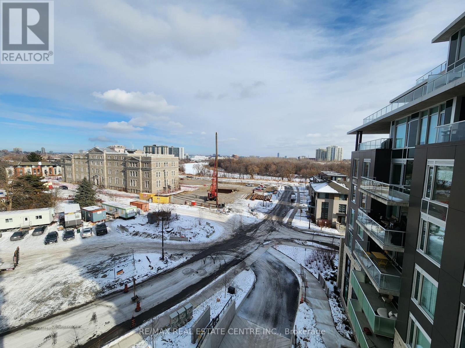 608 - 360 Deschatelets Avenue