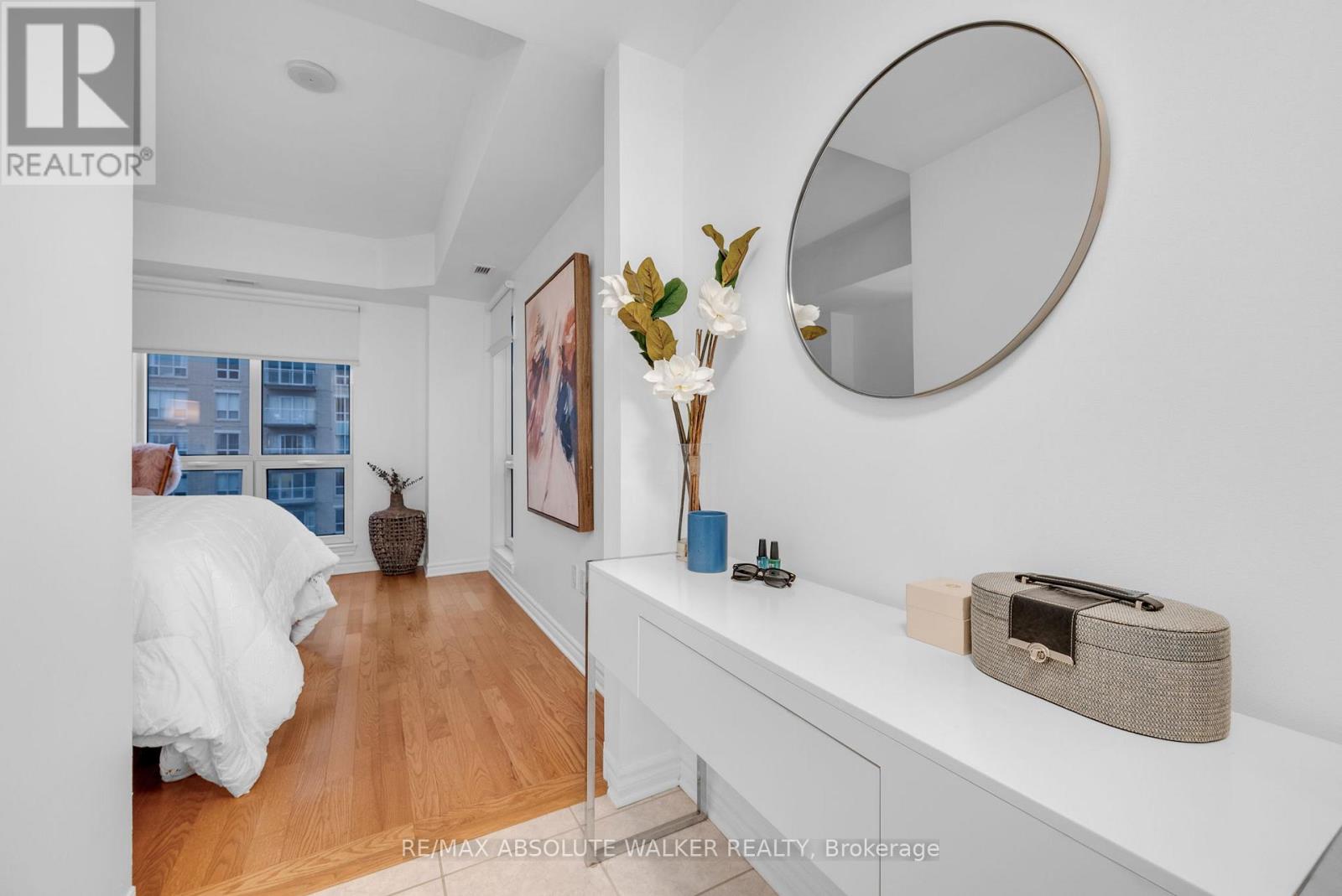 1002 - 70 Landry Street