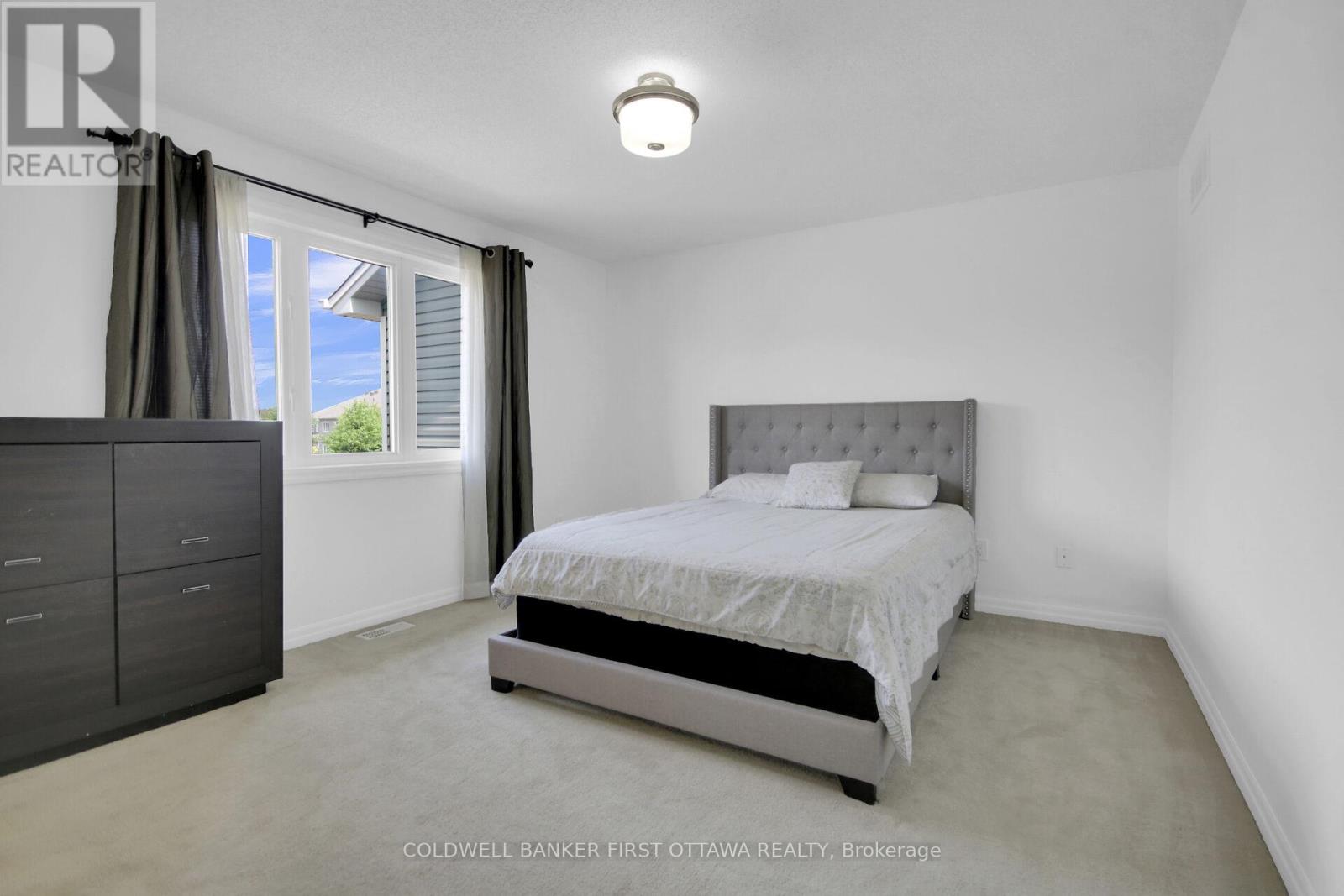 168 Hawkshaw Crescent