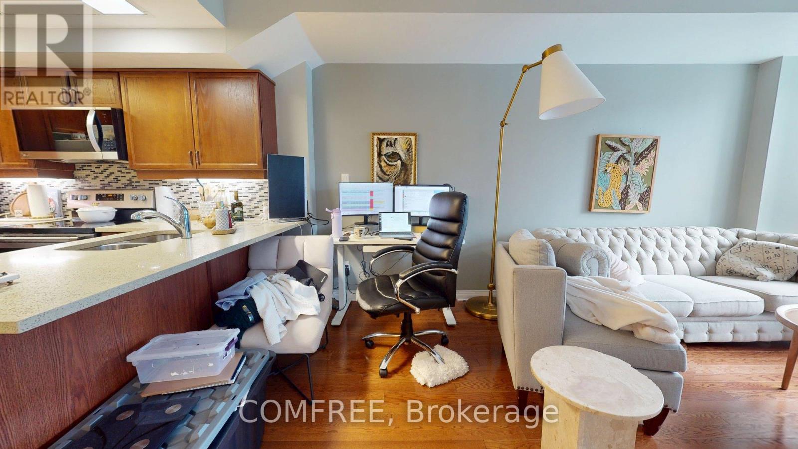 709 - 134 York Street