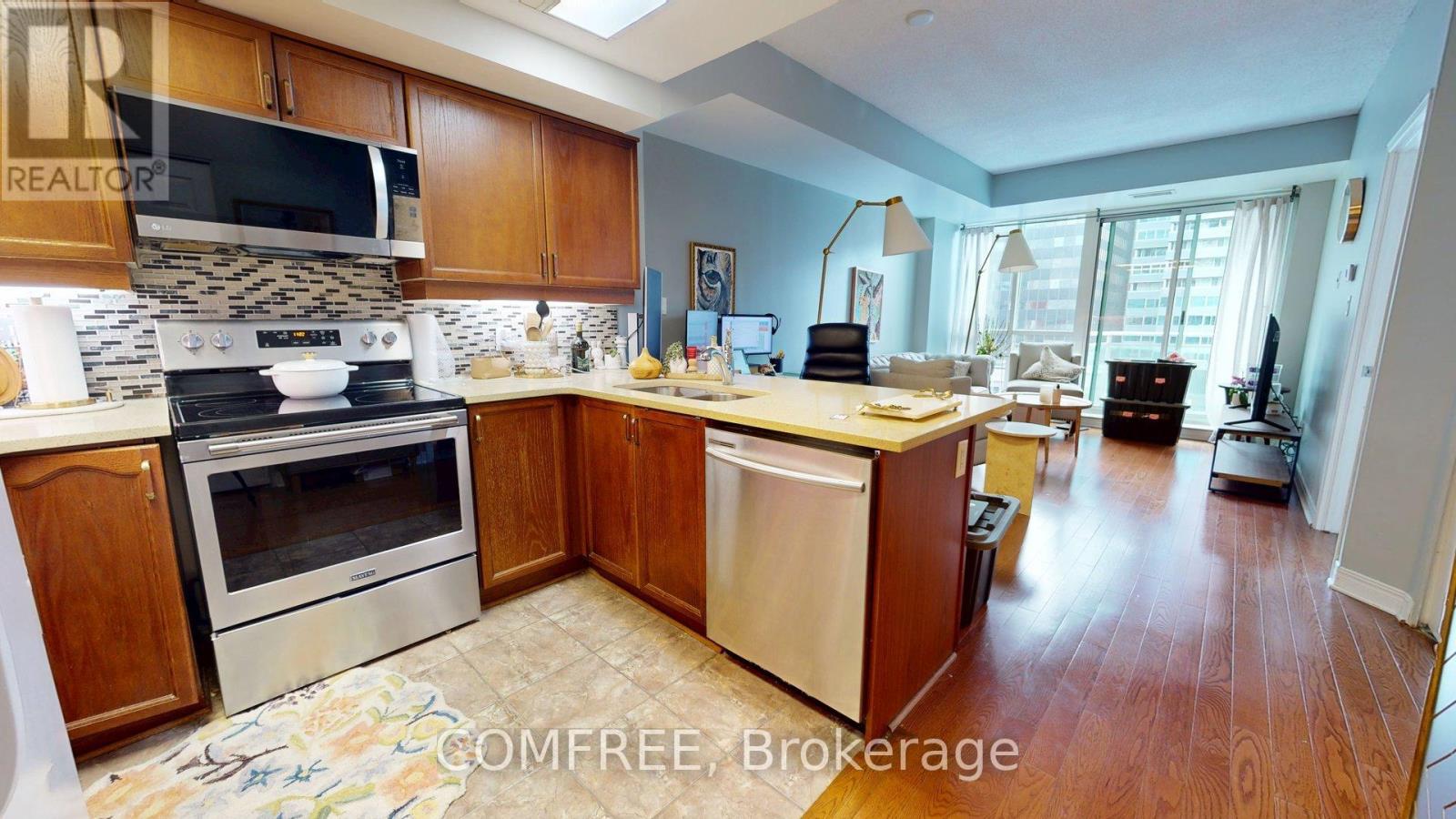 709 - 134 York Street