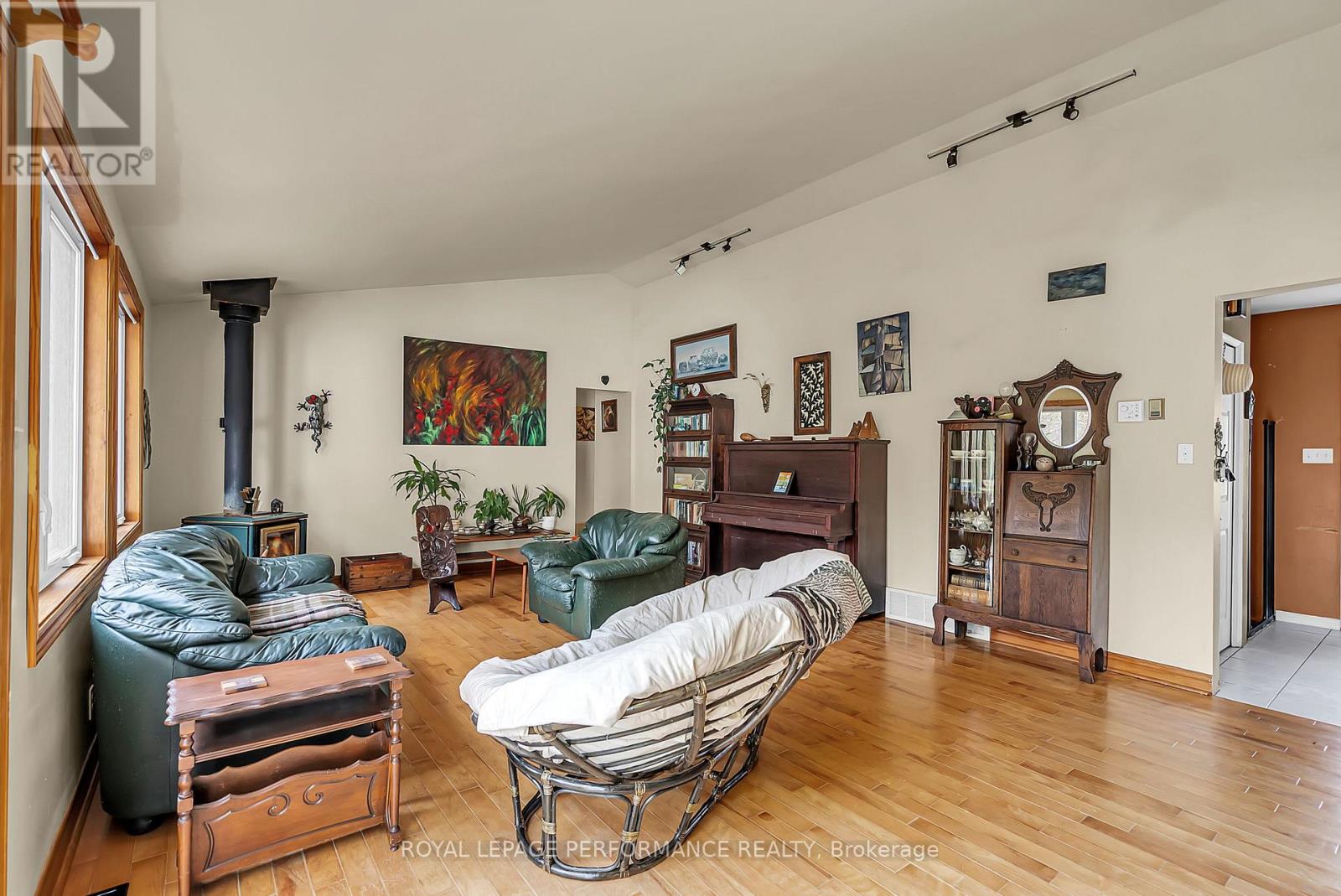 3781 Delorme Crescent