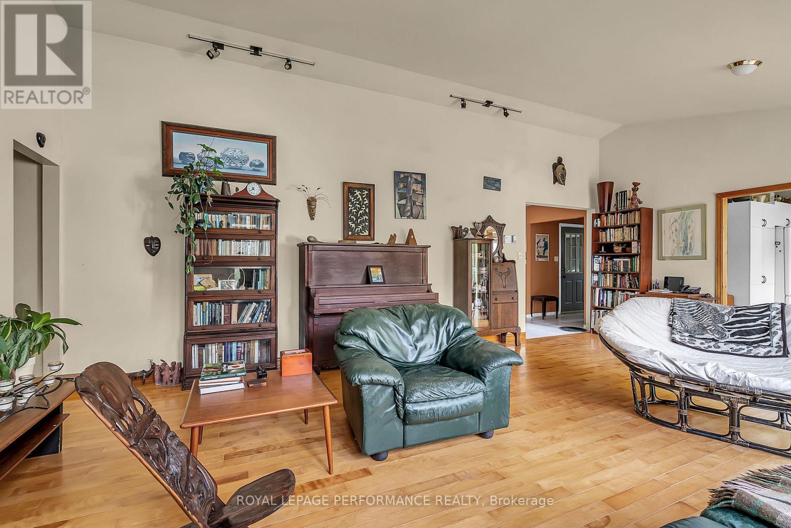 3781 Delorme Crescent