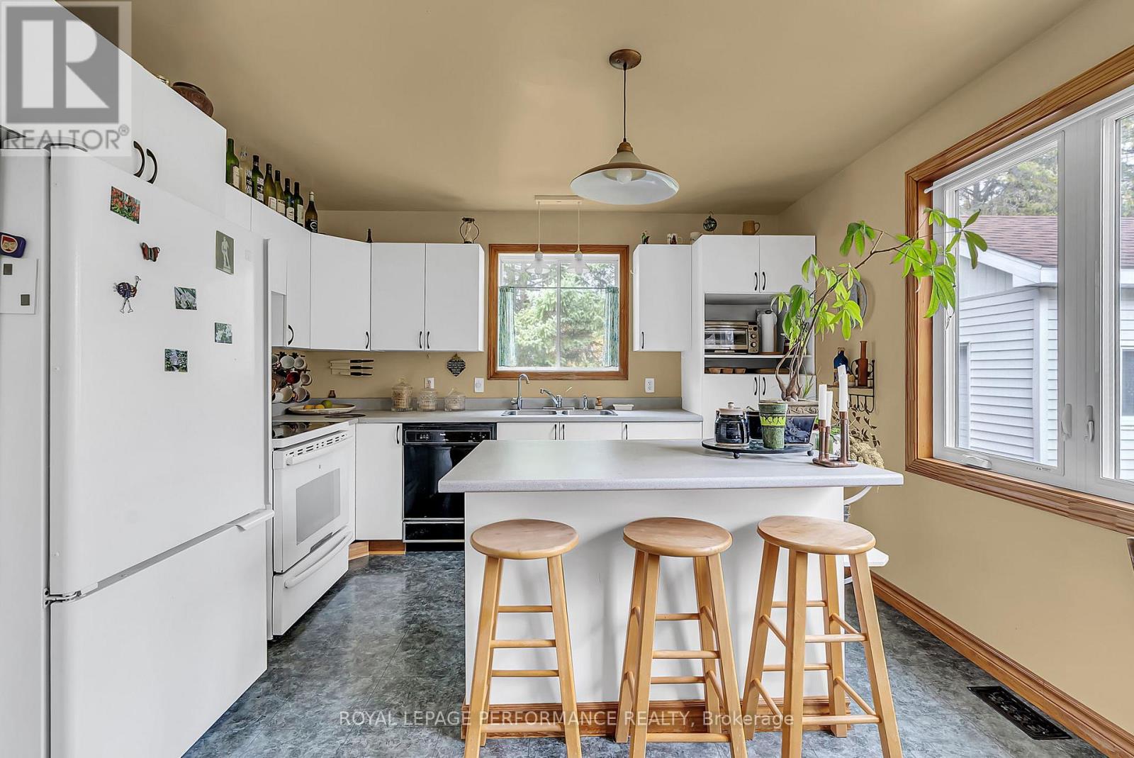 3781 Delorme Crescent