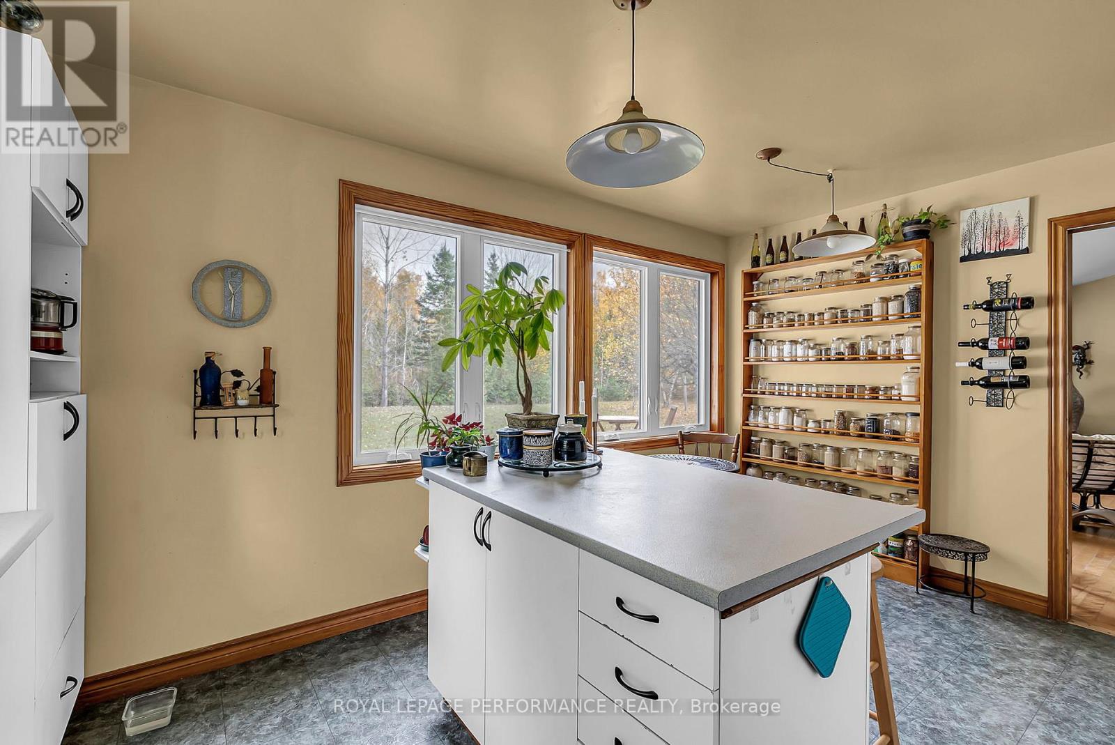 3781 Delorme Crescent