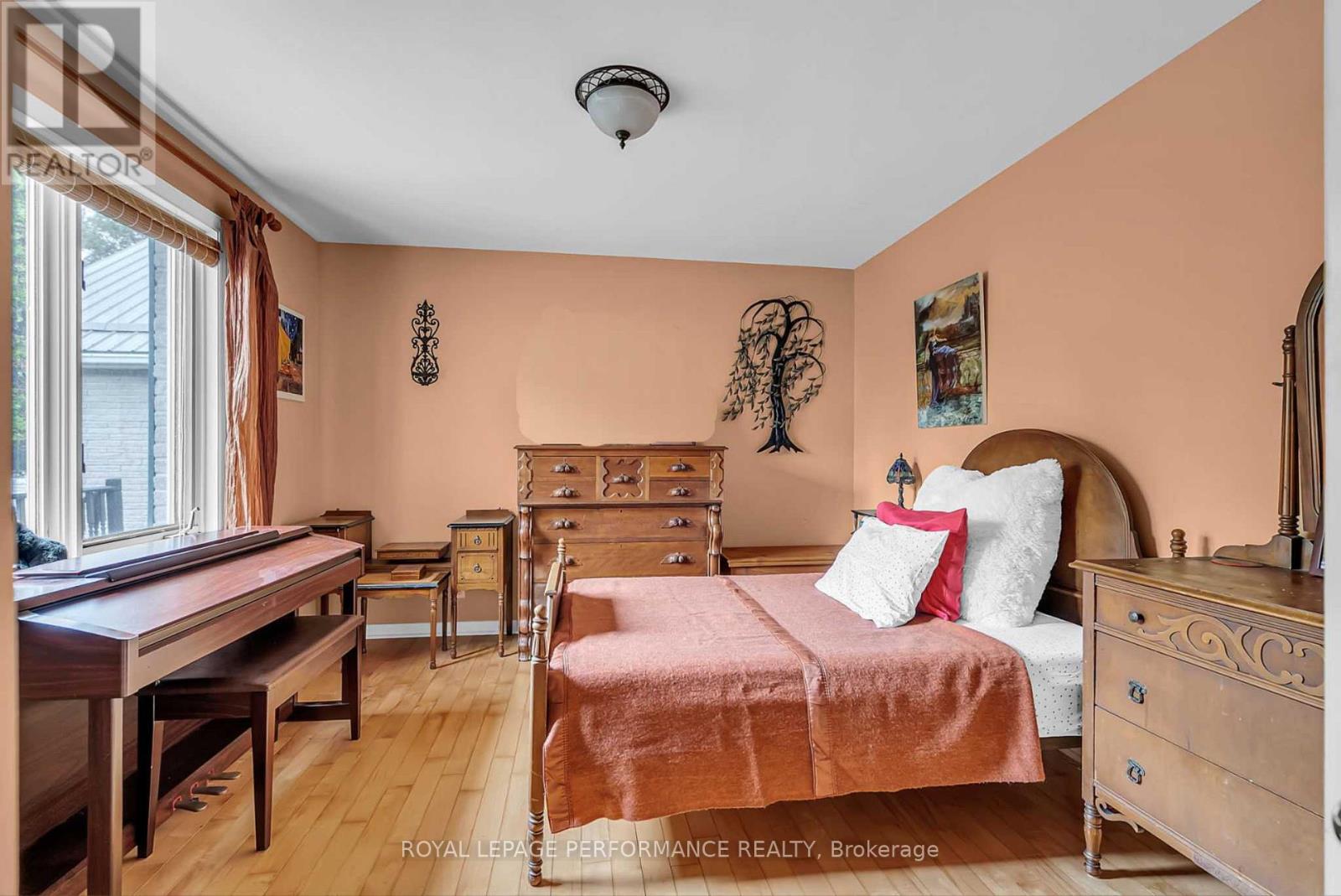 3781 Delorme Crescent