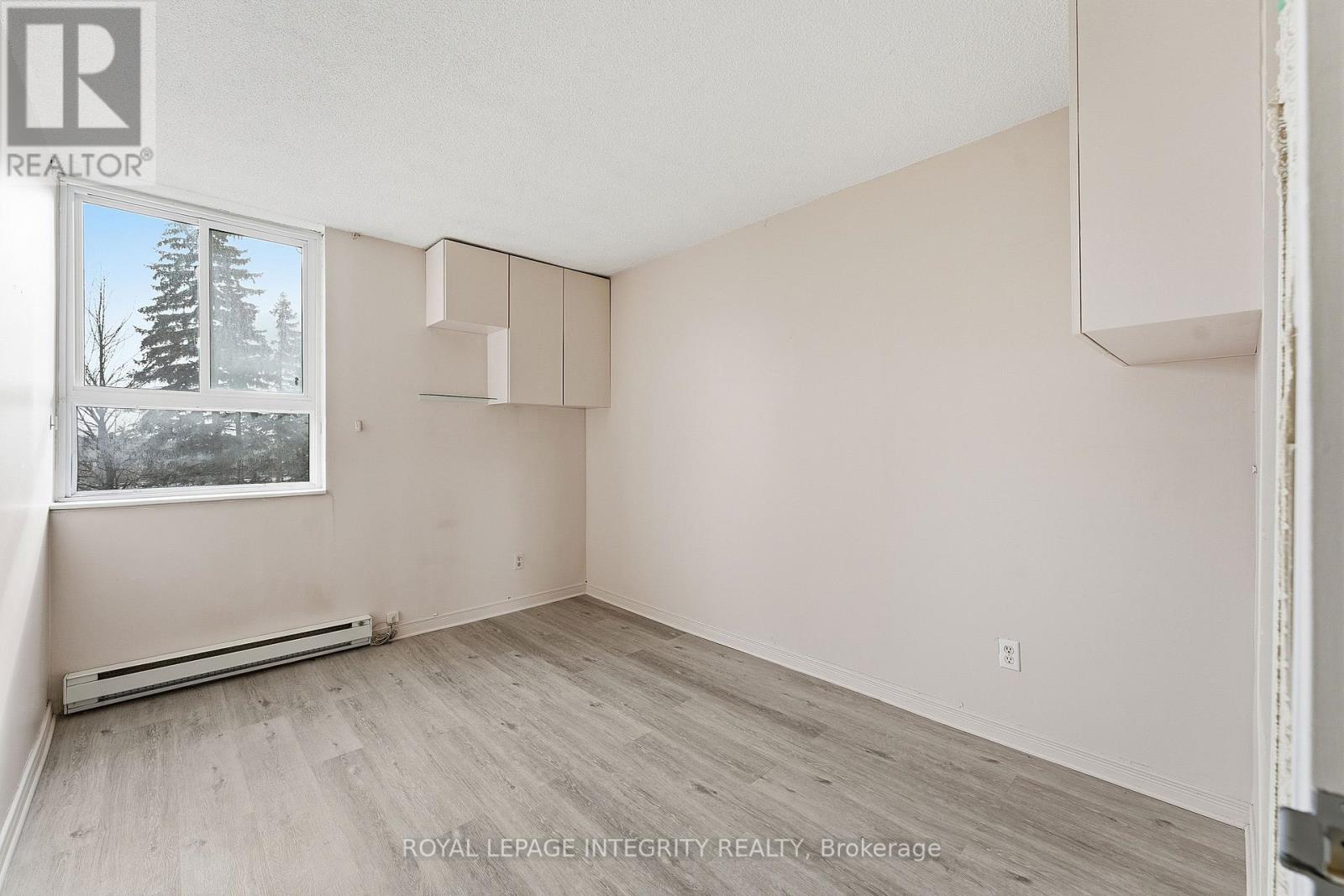 401 - 2000 Jasmine Crescent