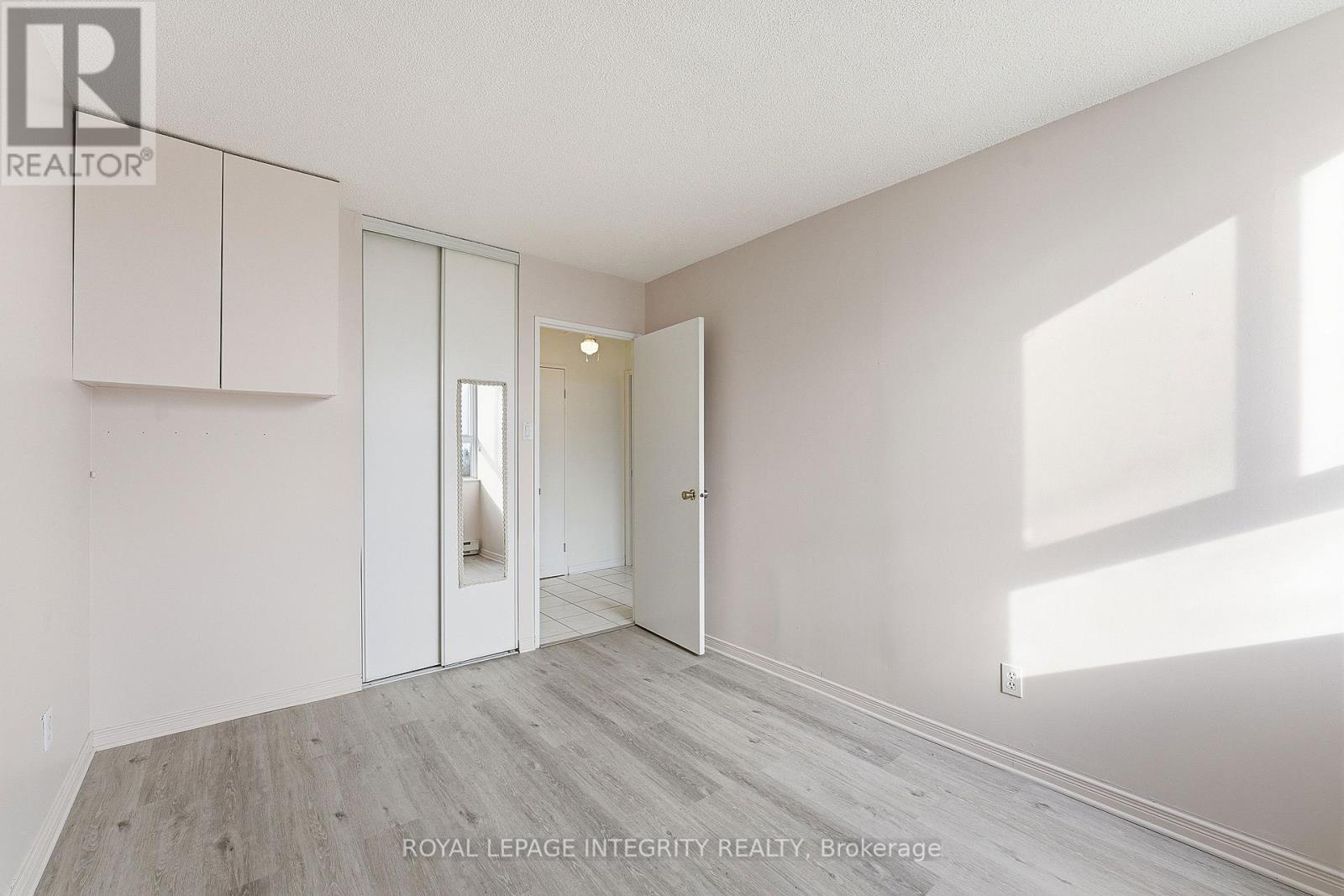 401 - 2000 Jasmine Crescent