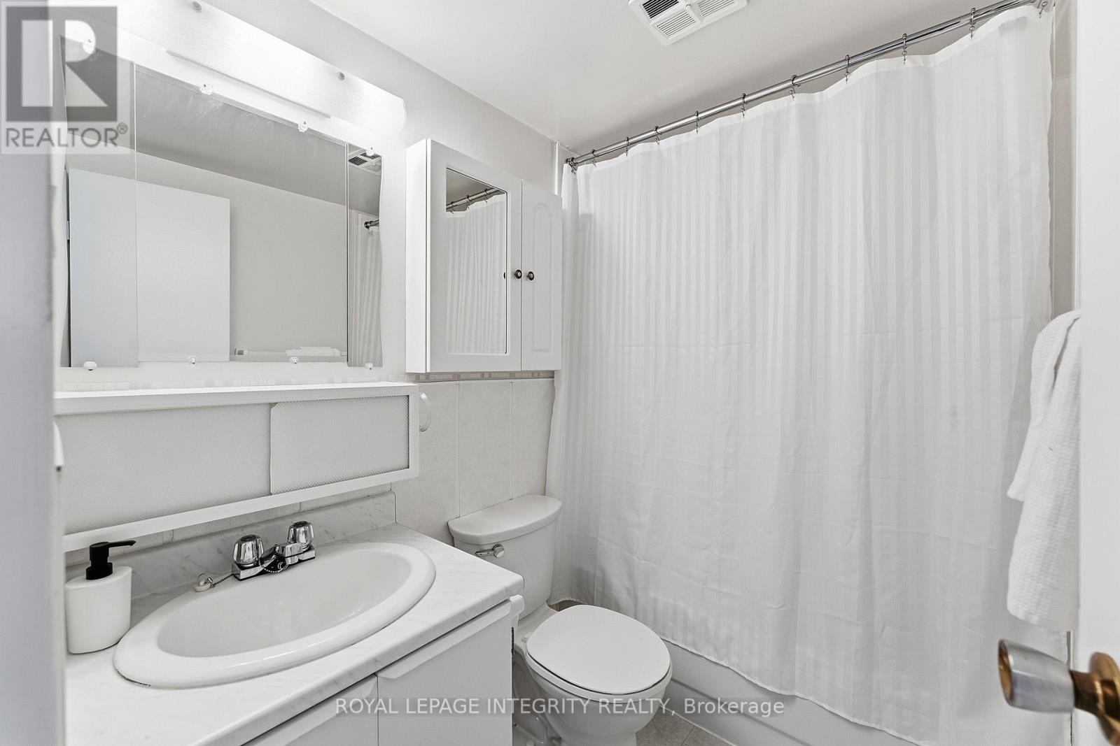 401 - 2000 Jasmine Crescent