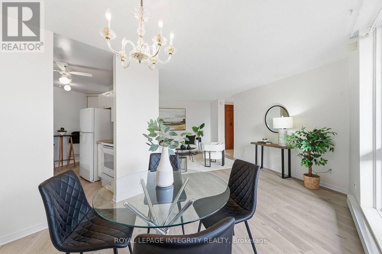 401 - 2000 Jasmine Crescent