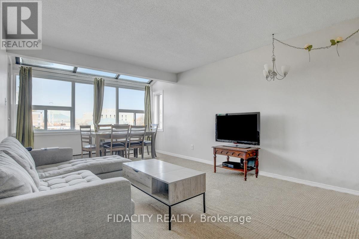 309 - 1490 Heron Road