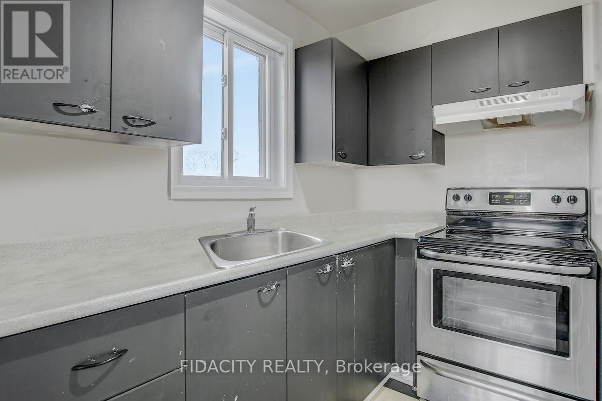 309 - 1490 Heron Road