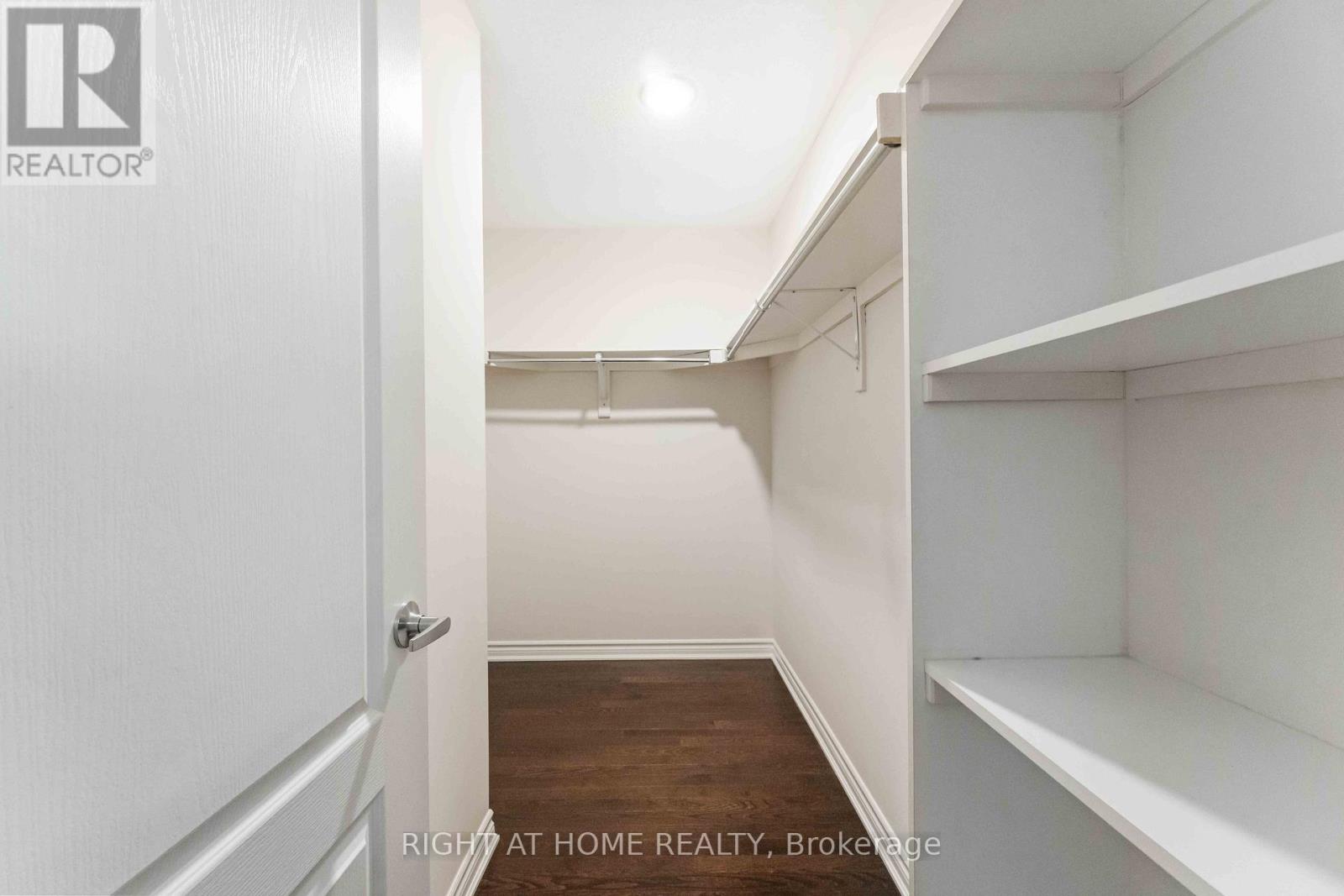 369 Autumnfield Street