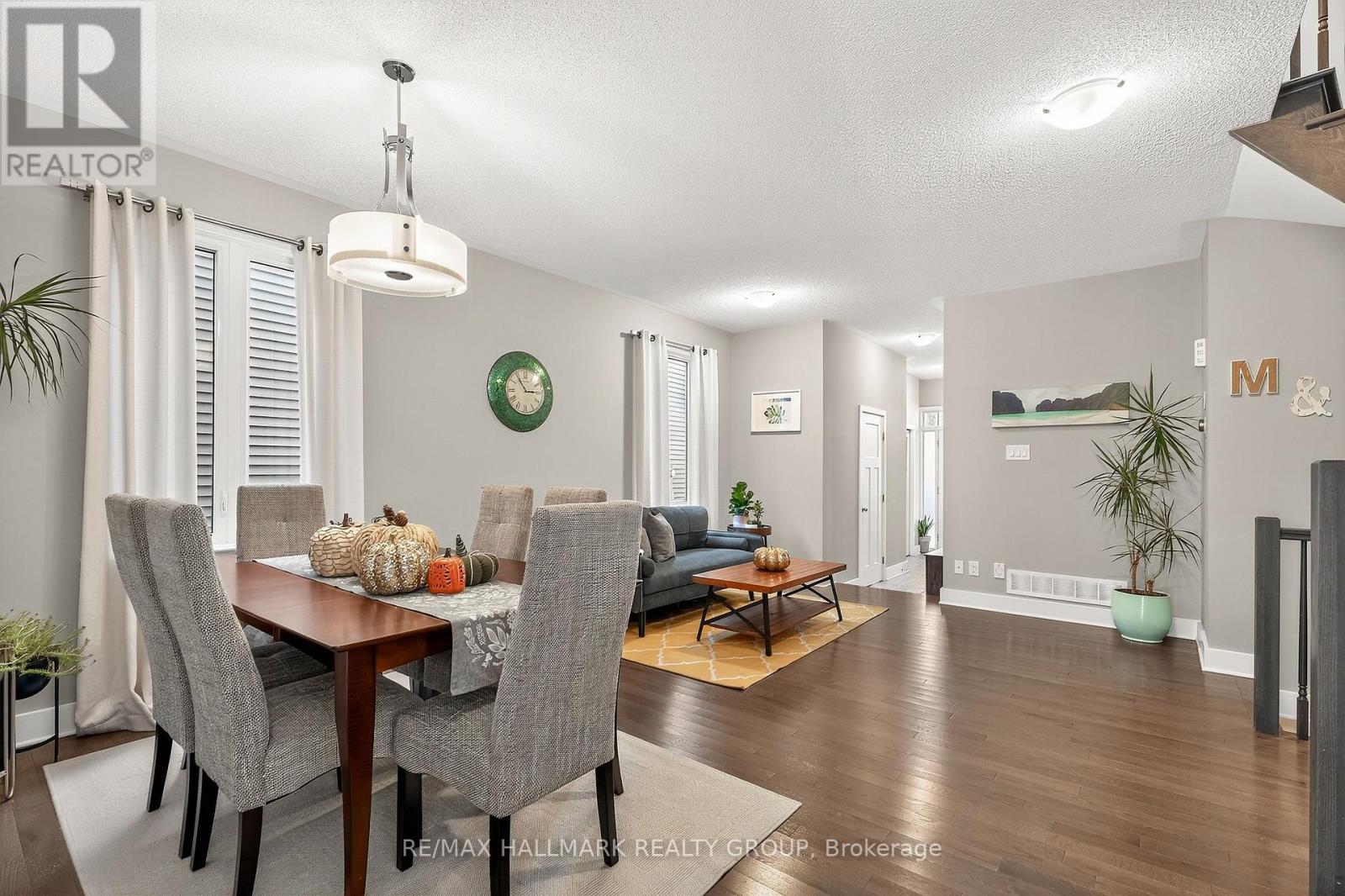 332 Gracewood Crescent