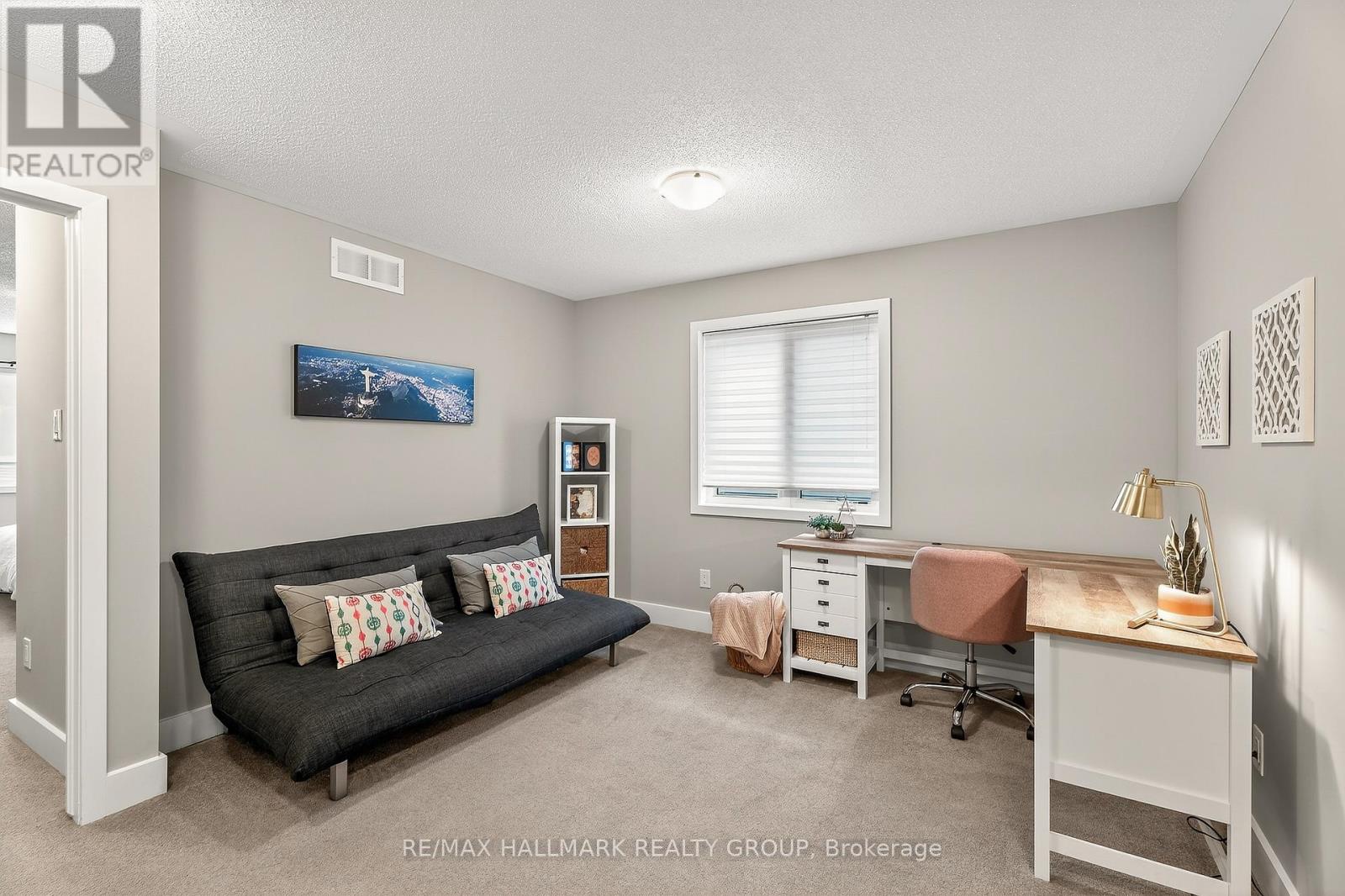 332 Gracewood Crescent