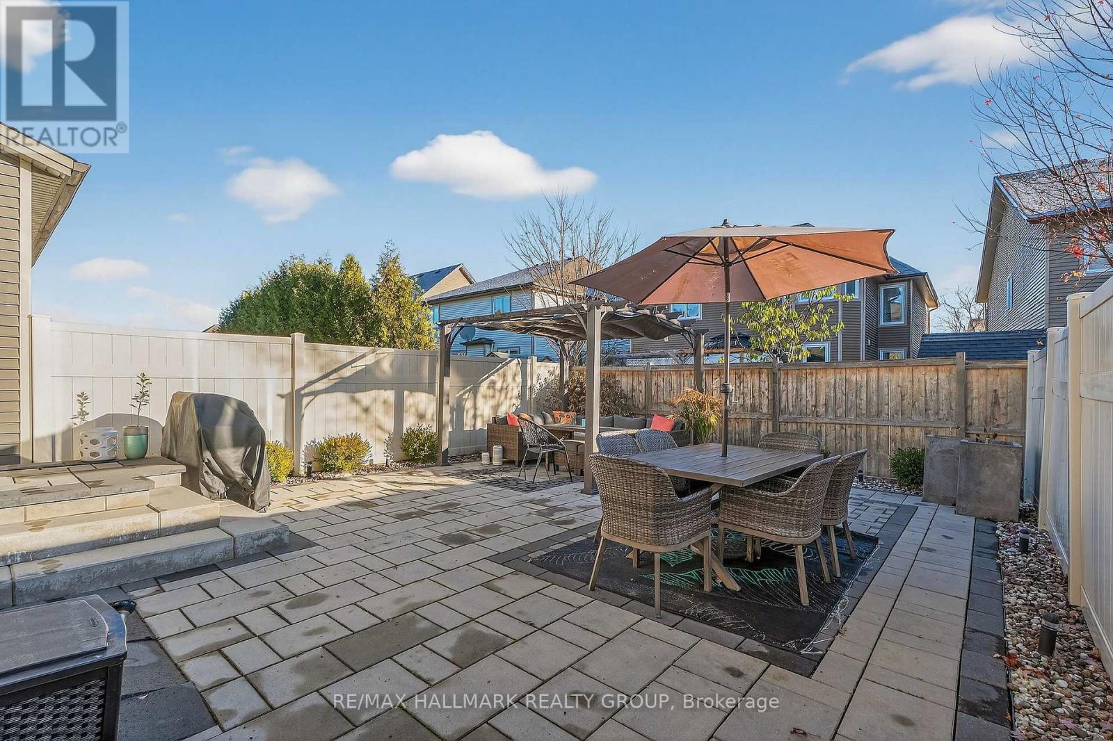 332 Gracewood Crescent