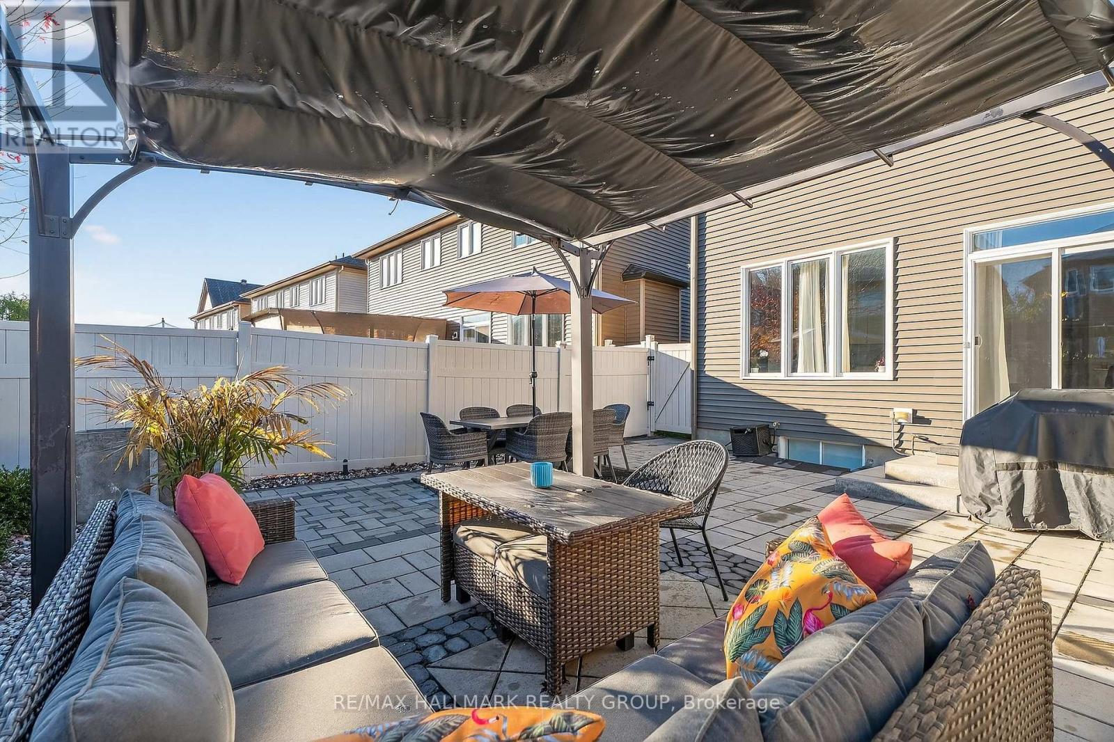 332 Gracewood Crescent