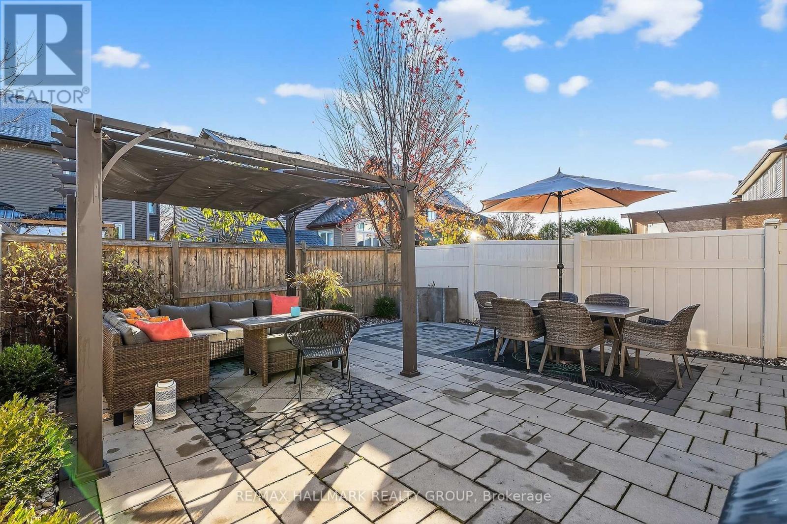 332 Gracewood Crescent