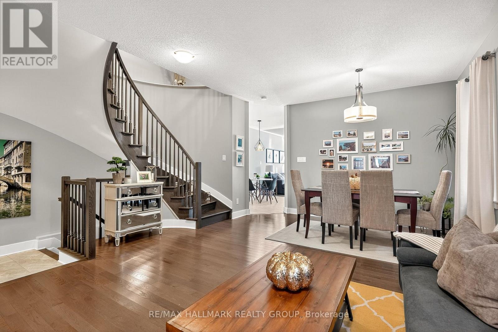 332 Gracewood Crescent