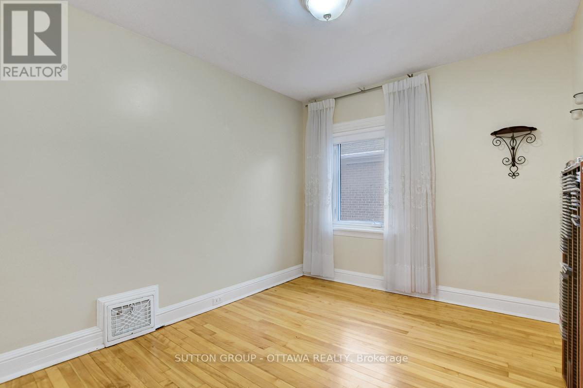 200 Breezehill Avenue N