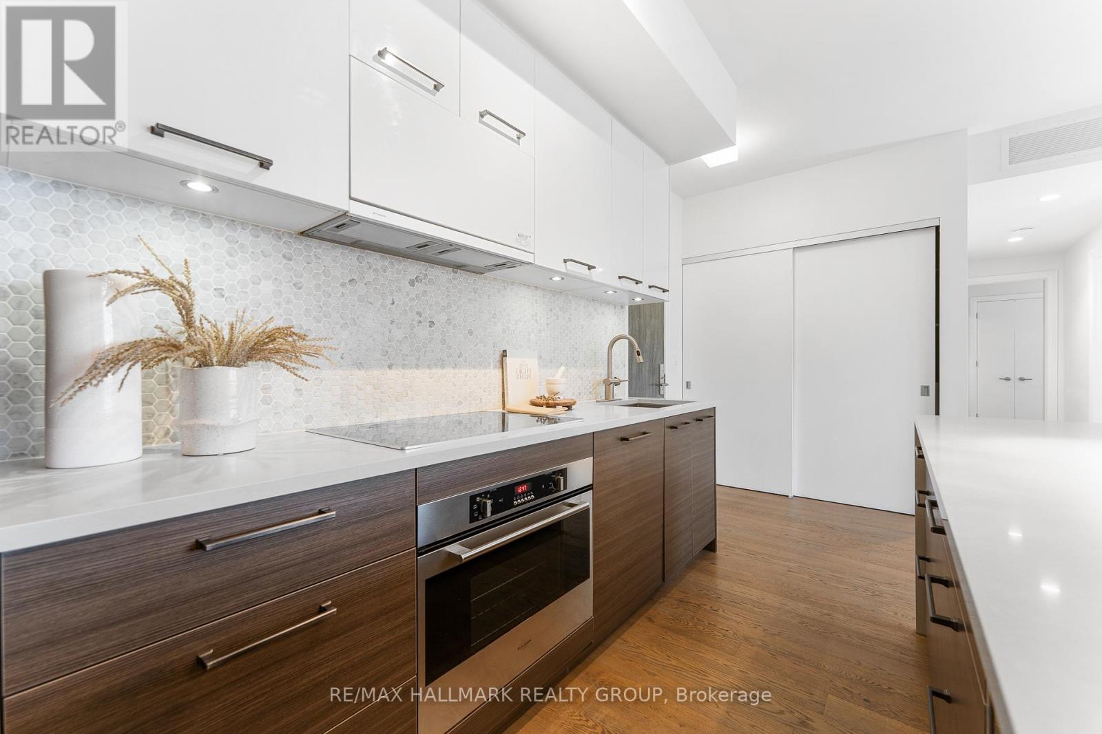 1007 - 428 Sparks Street