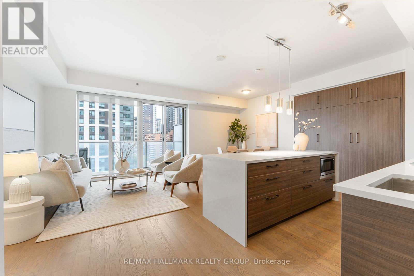 1007 - 428 Sparks Street