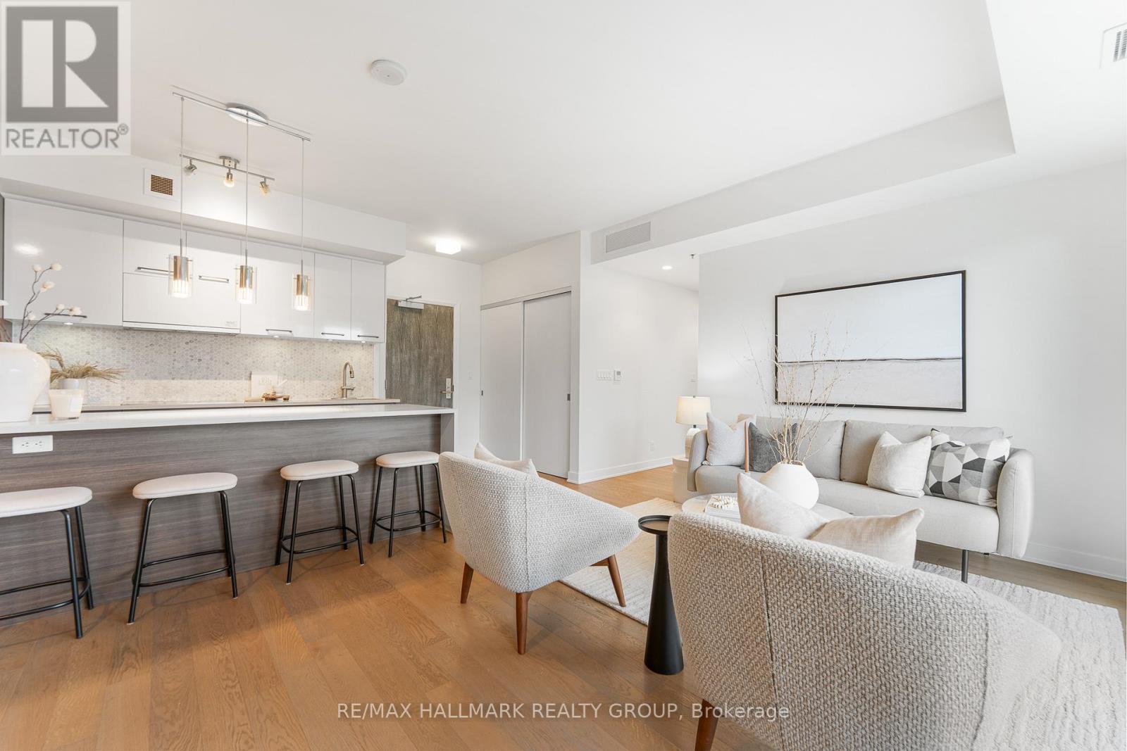 1007 - 428 Sparks Street