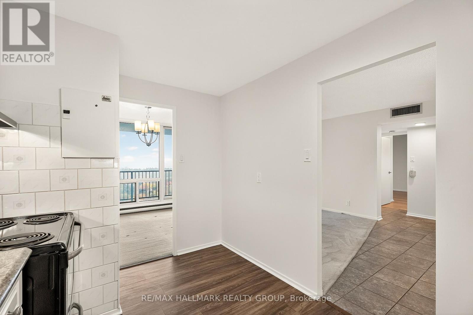 1702 - 1195 Richmond Road