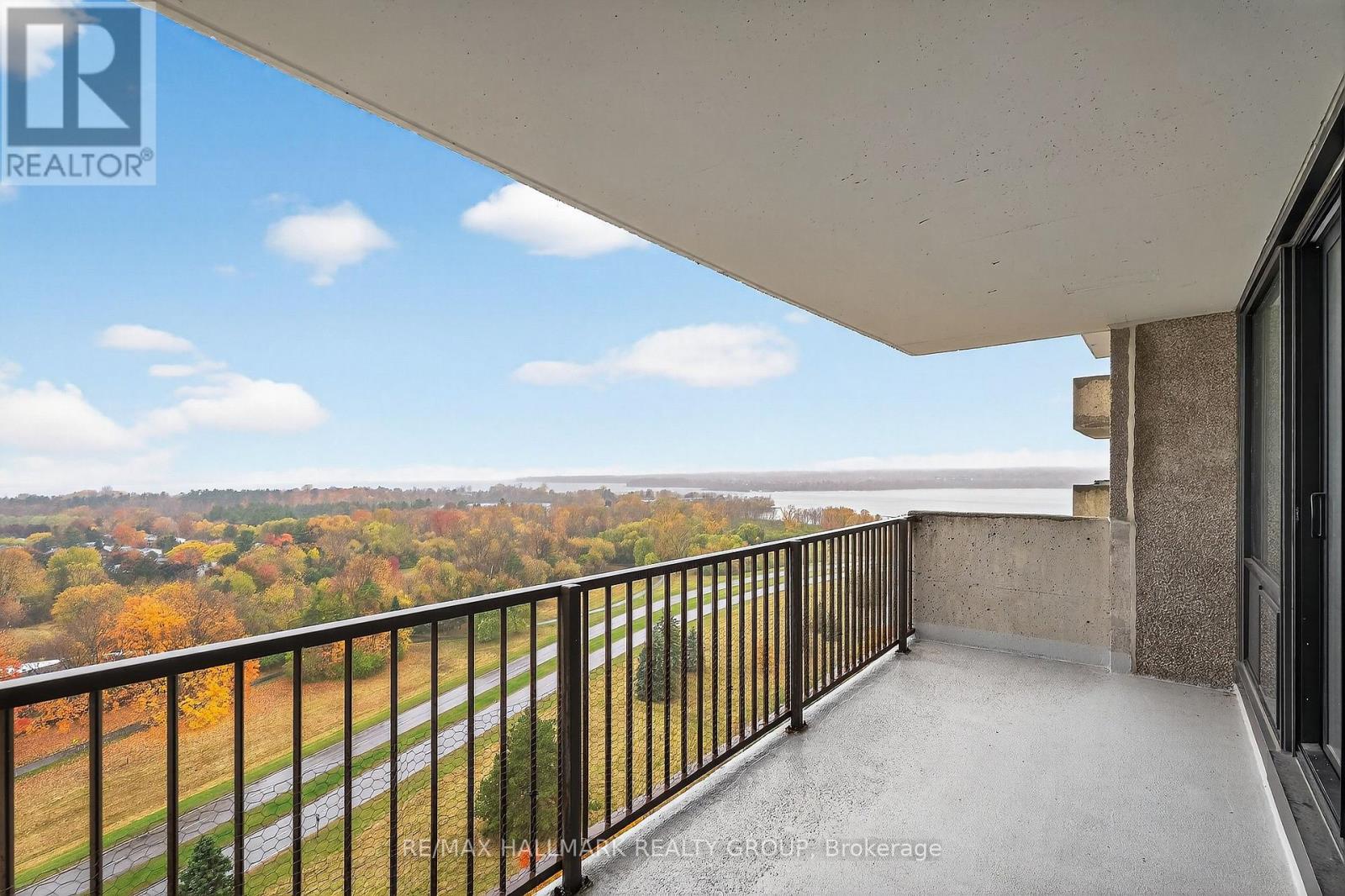 1702 - 1195 Richmond Road