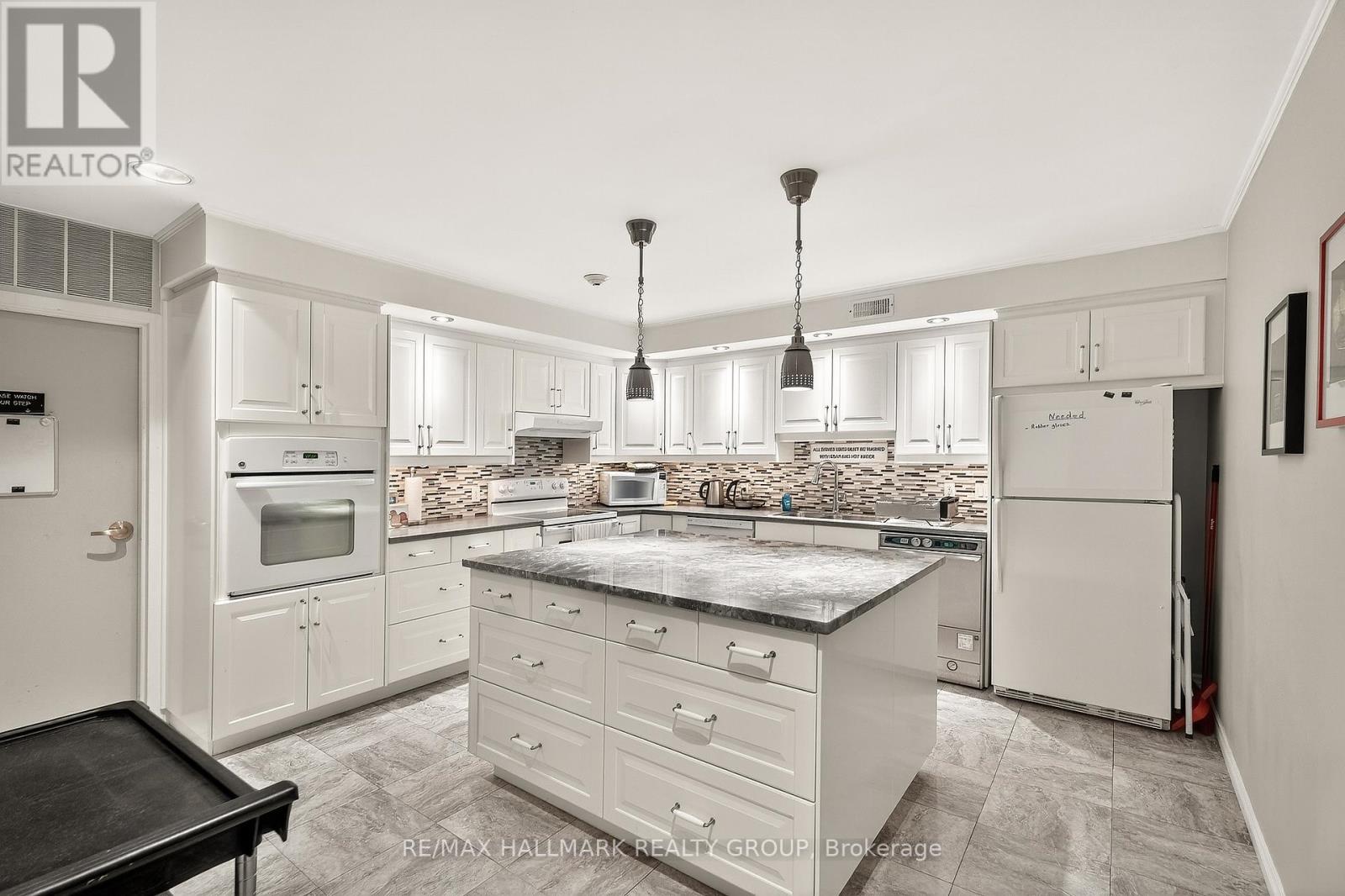 1702 - 1195 Richmond Road