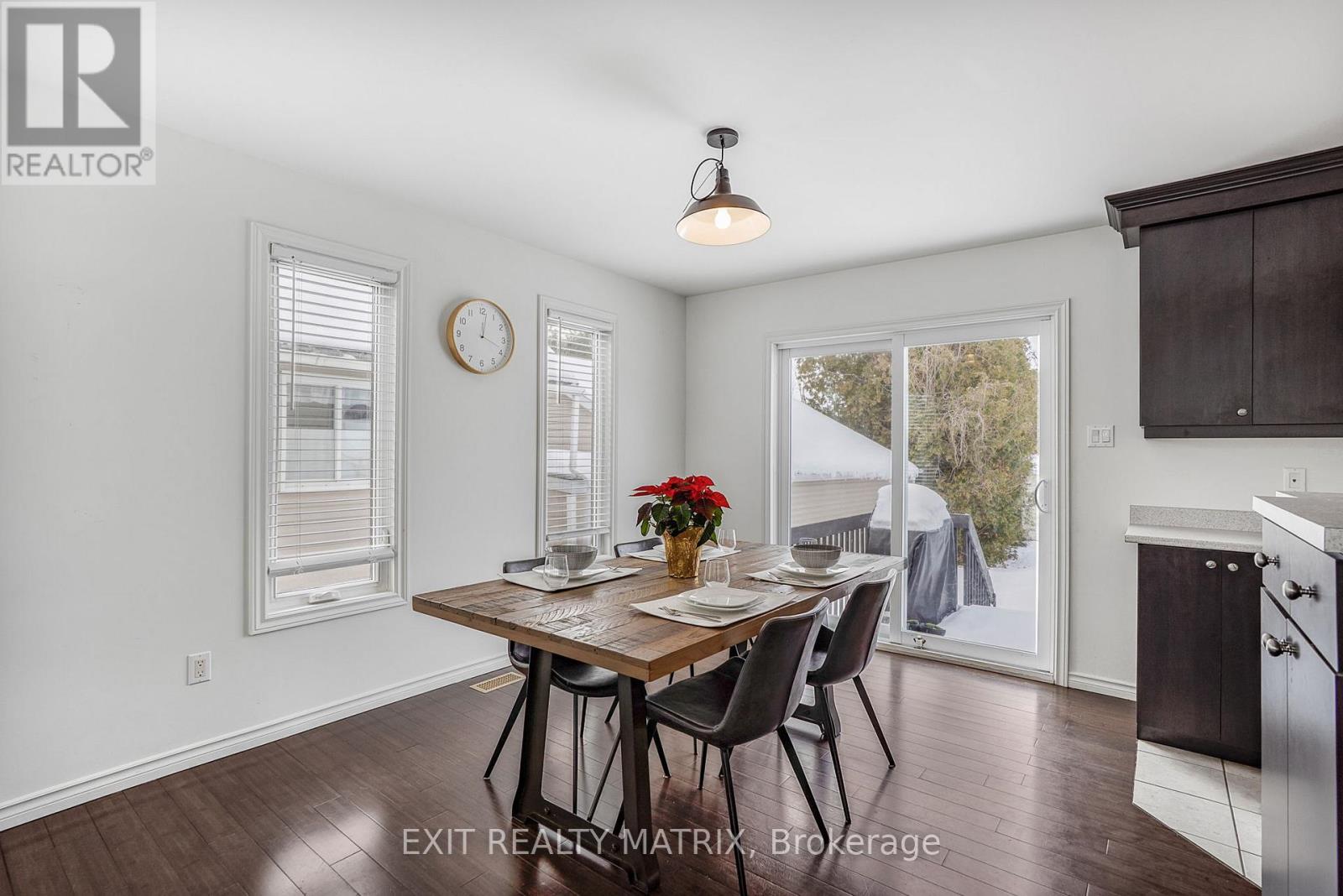 156 Longueuil Street