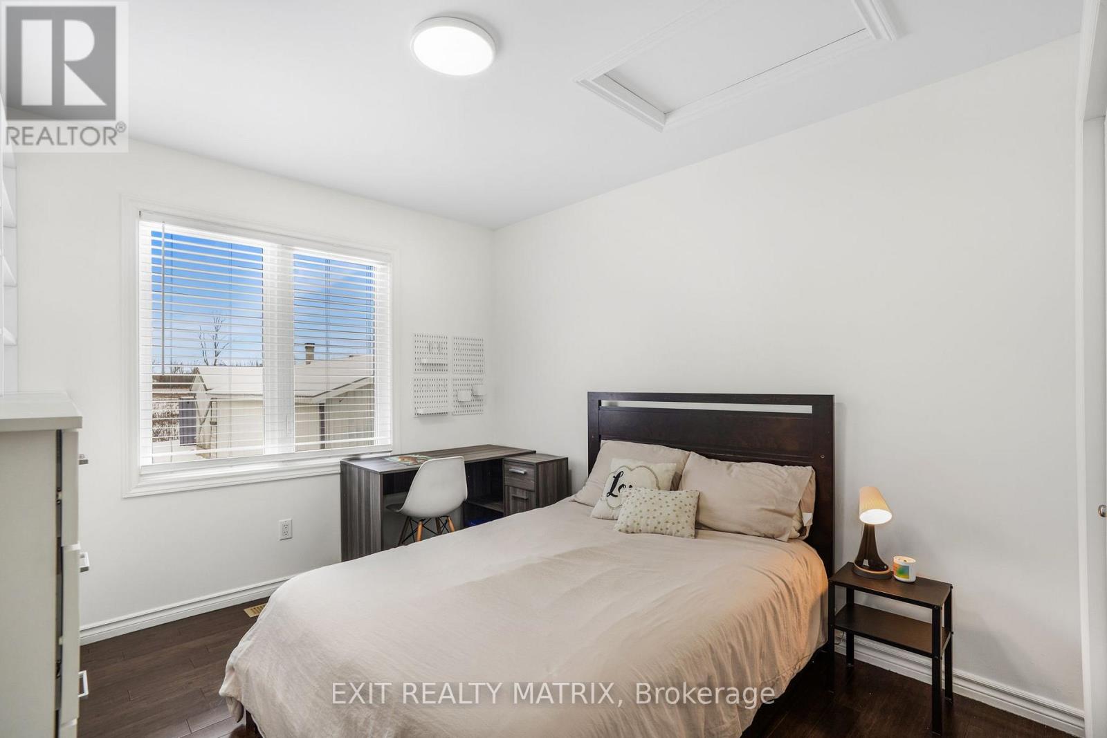 156 Longueuil Street