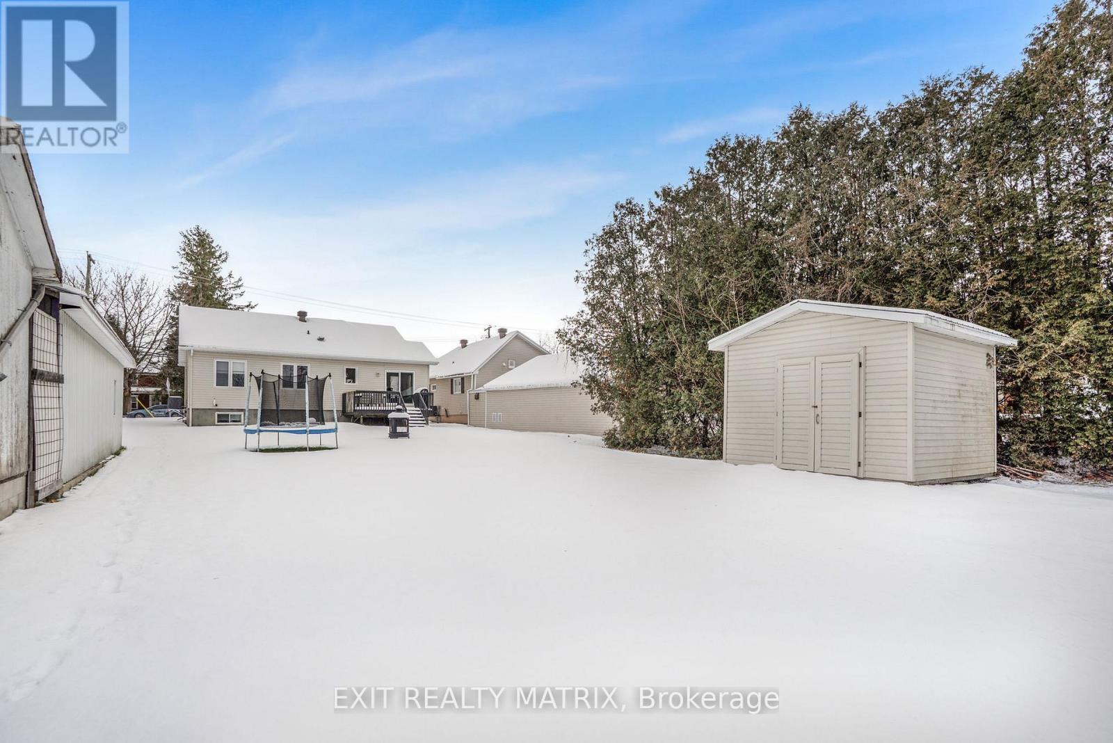 156 Longueuil Street