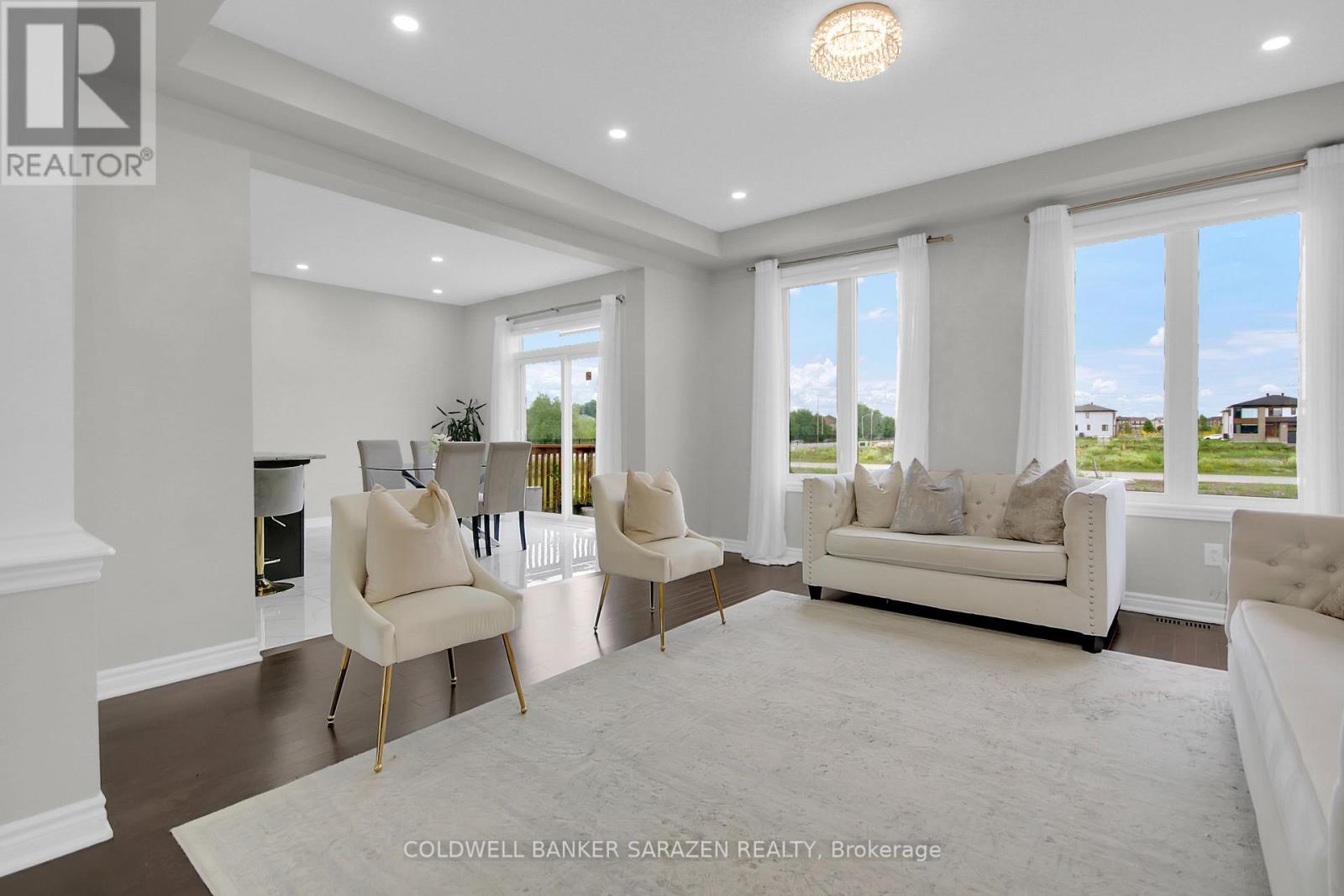 4776 Abbott Street E