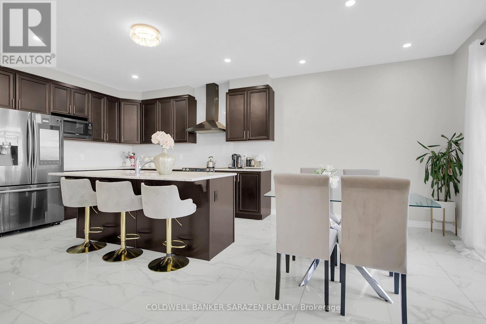 4776 Abbott Street E