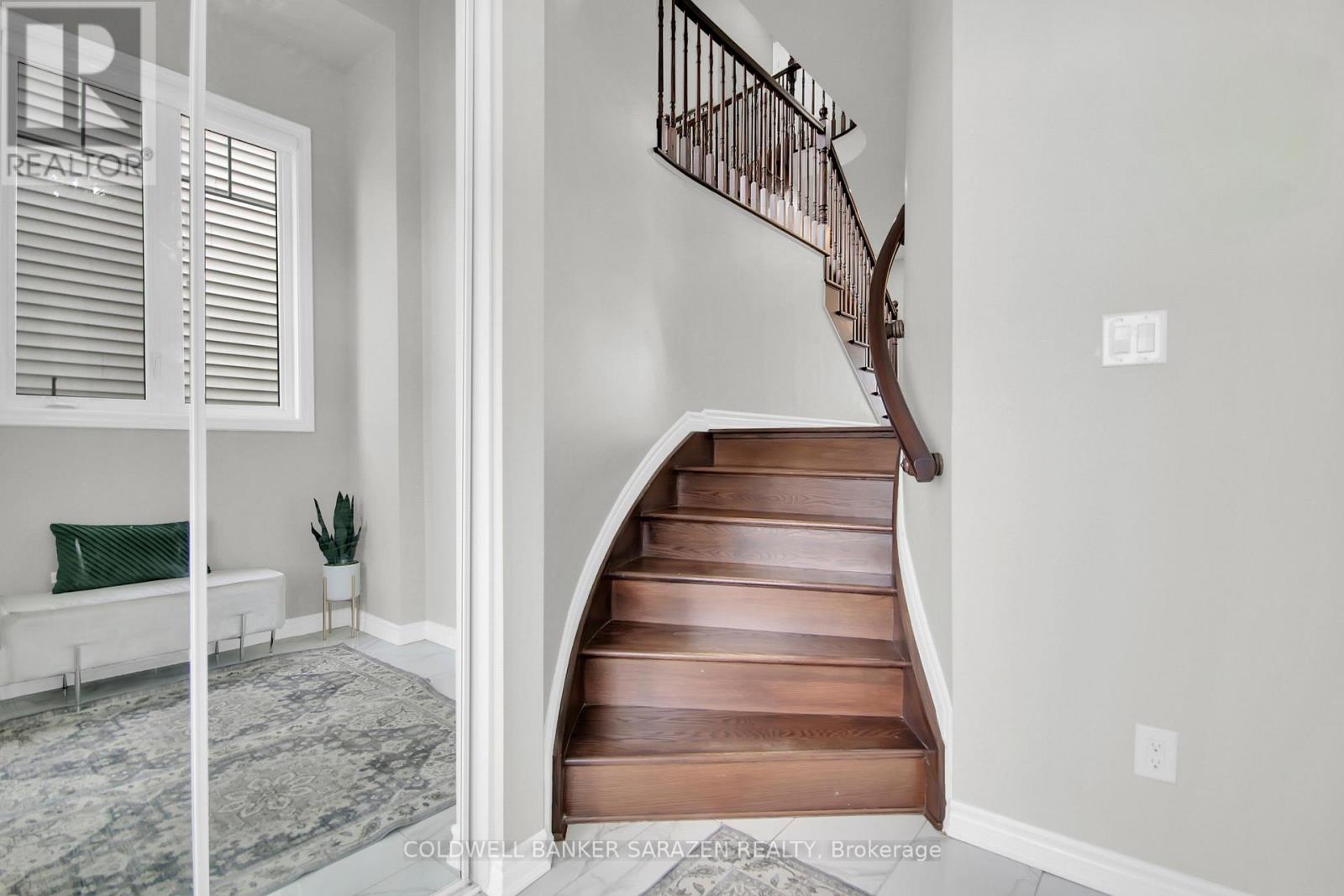 4776 Abbott Street E