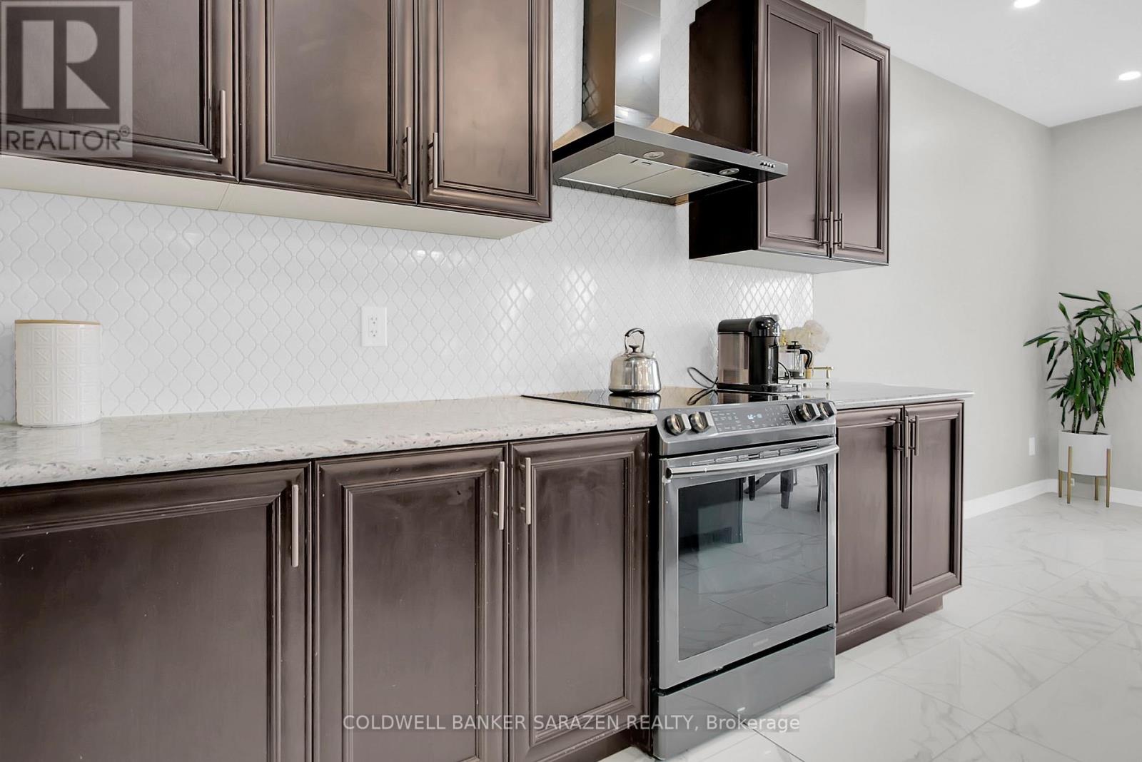 4776 Abbott Street E