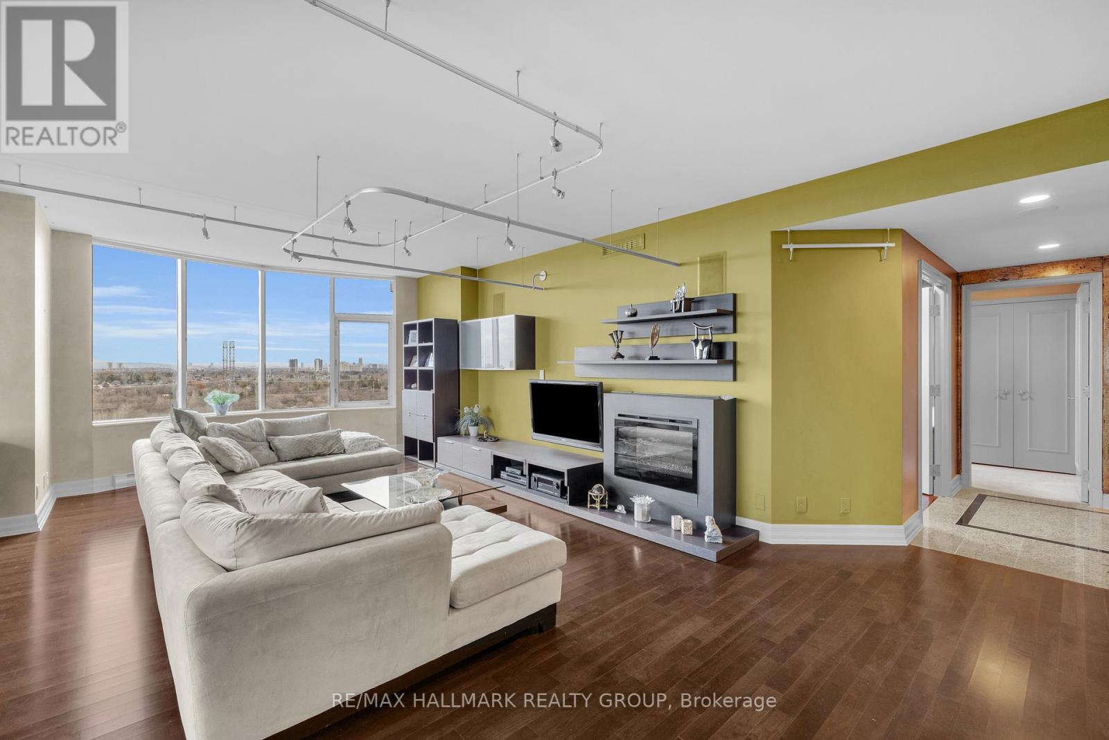 1406 - 3580 Rivergate Way