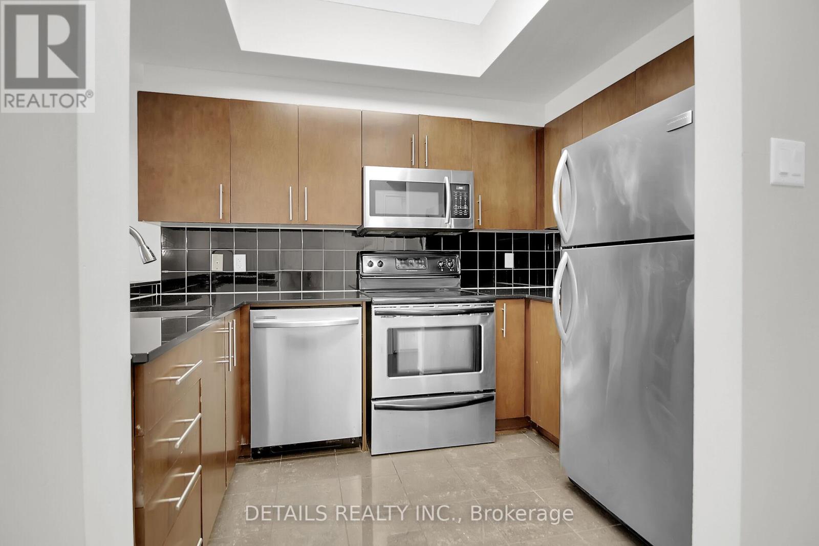 1202 - 200 Rideau Street