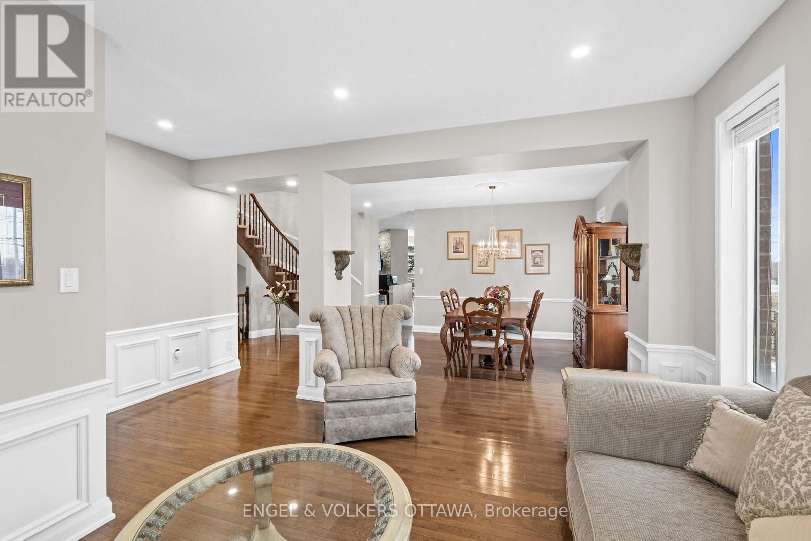 2931 Shadow Hill Crescent