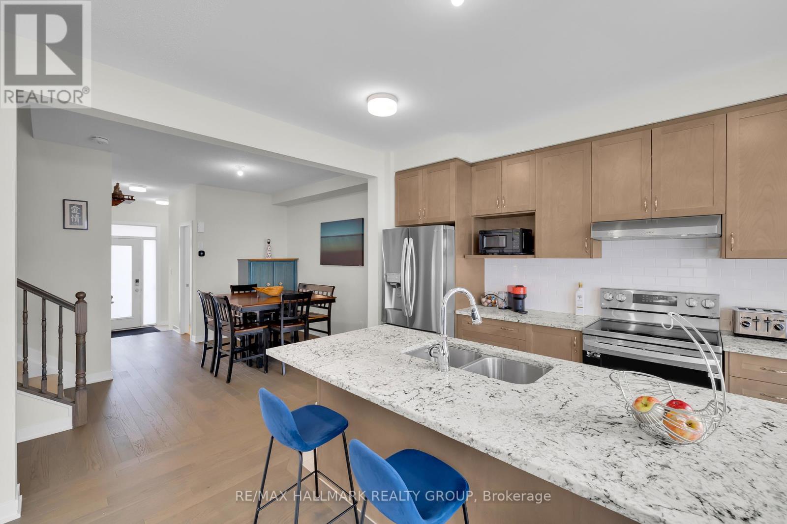 1076 Curraglass Walk