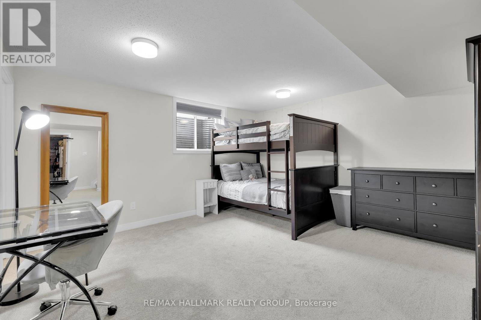 1076 Curraglass Walk