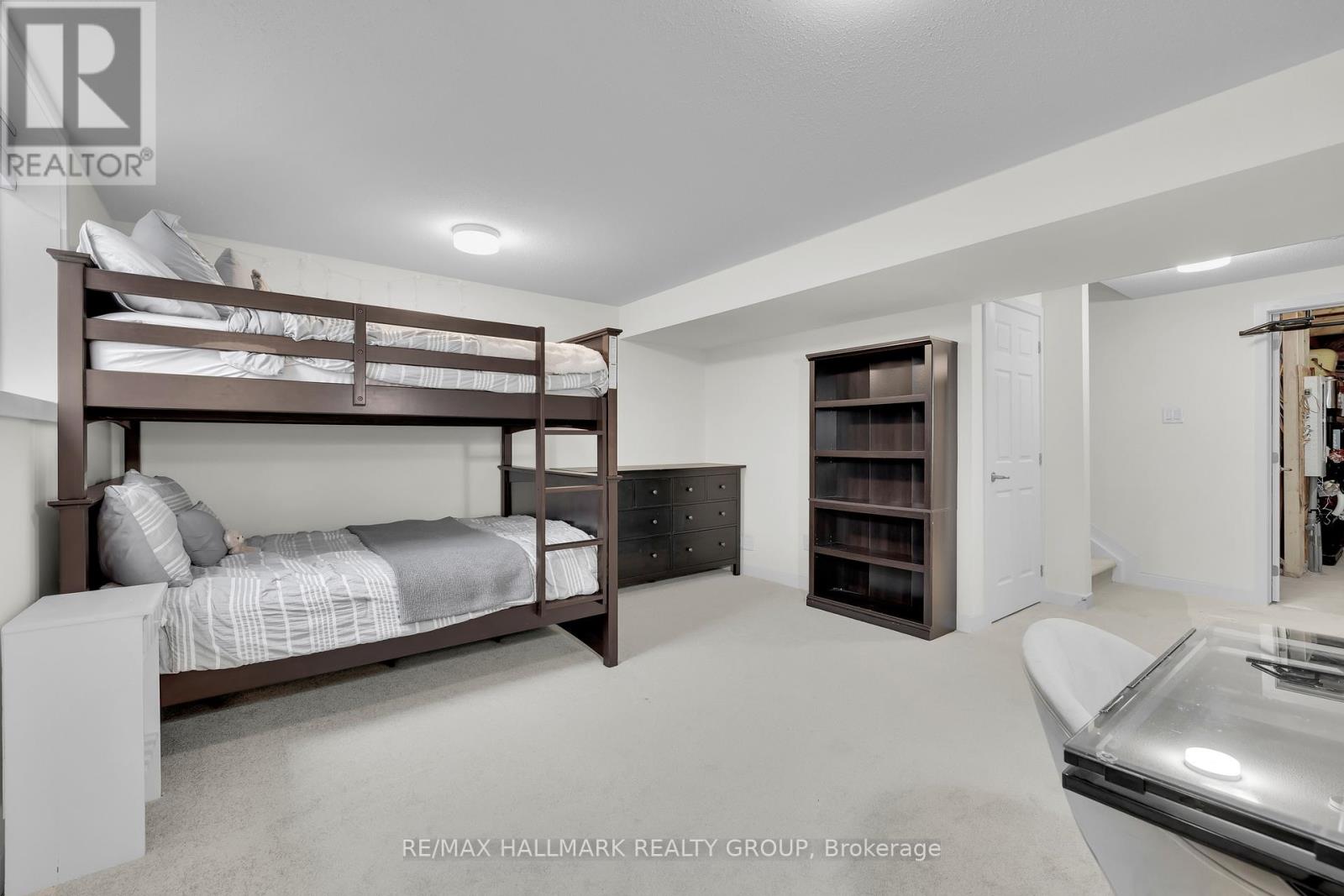 1076 Curraglass Walk