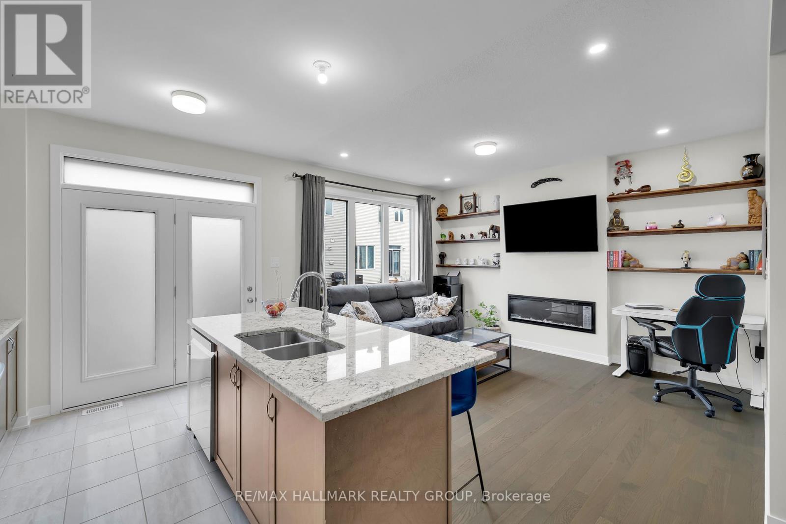 1076 Curraglass Walk