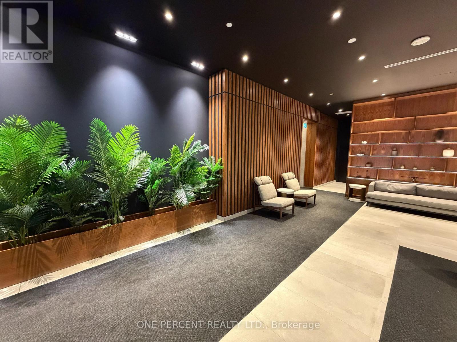 410 - 340 Queen Street